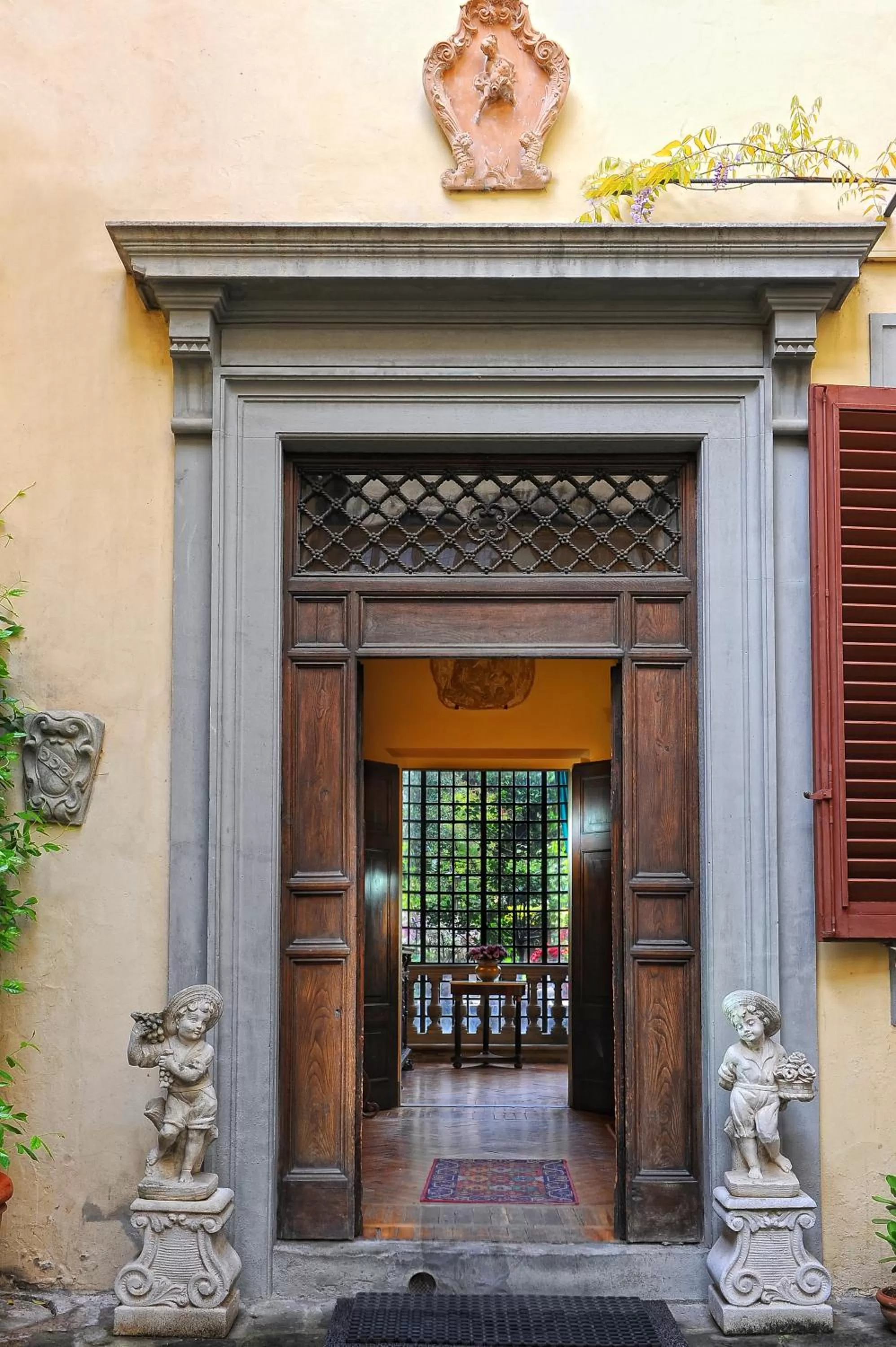 Facade/entrance in Hotel Monna Lisa