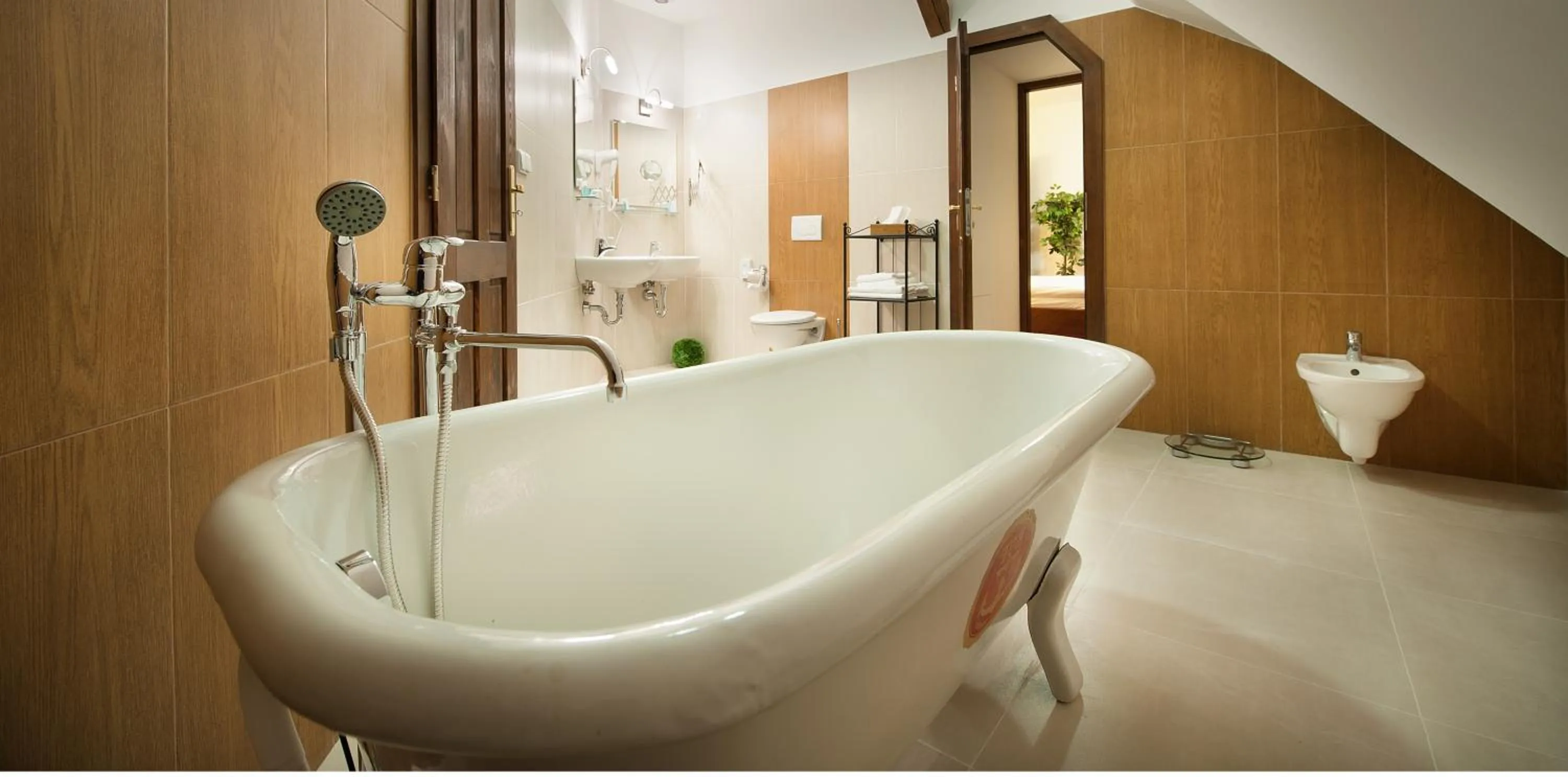Bath in Brioni Boutique Hotel 4*