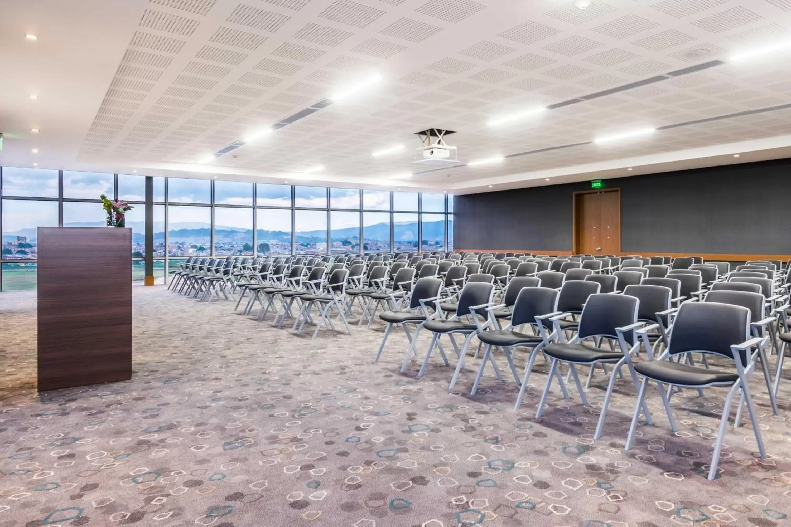 Meeting/conference room in Courtyard by Marriott Bogota Airport