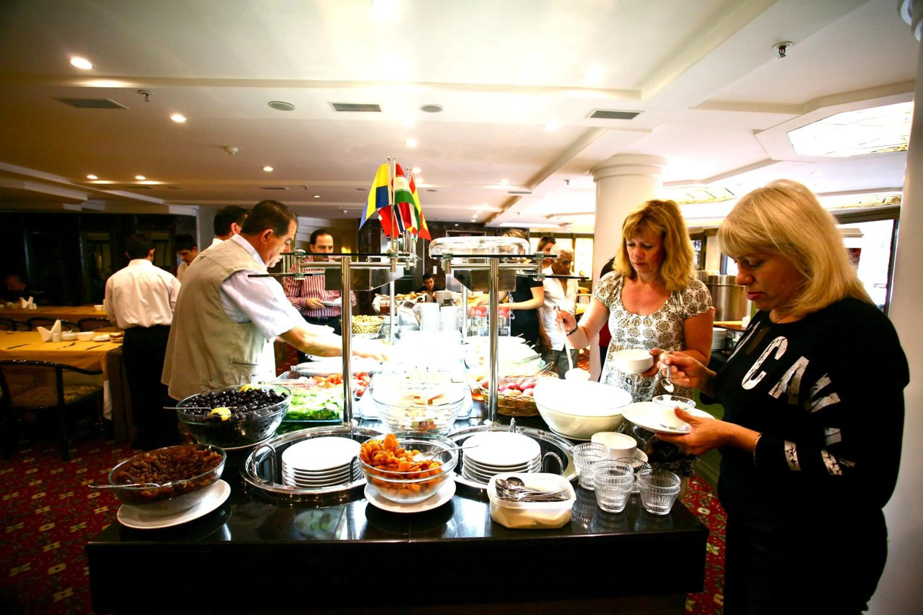 Restaurant/places to eat in Istanbul Royal Hotel