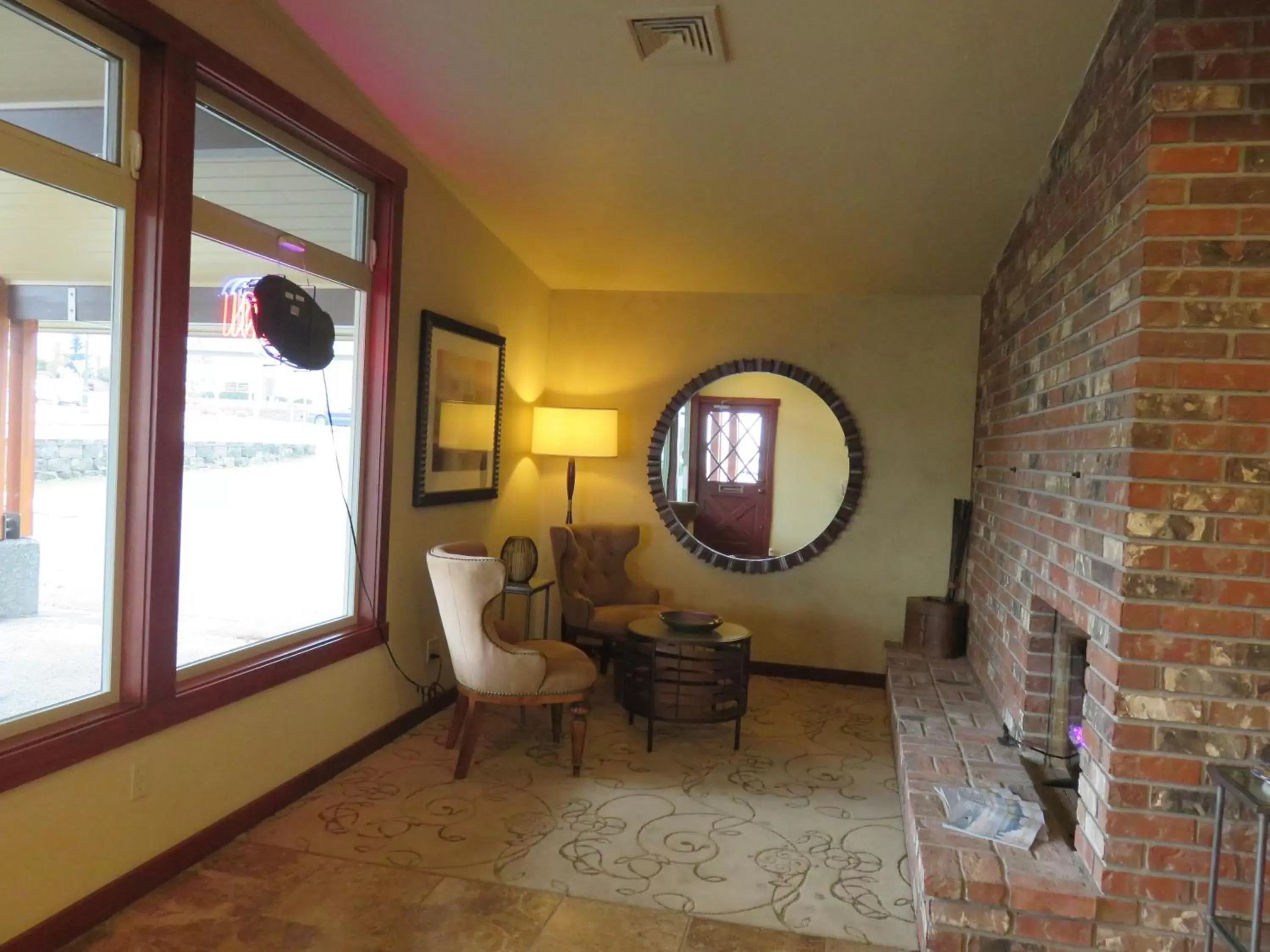 Lobby or reception, Seating Area in Olympic View Inn