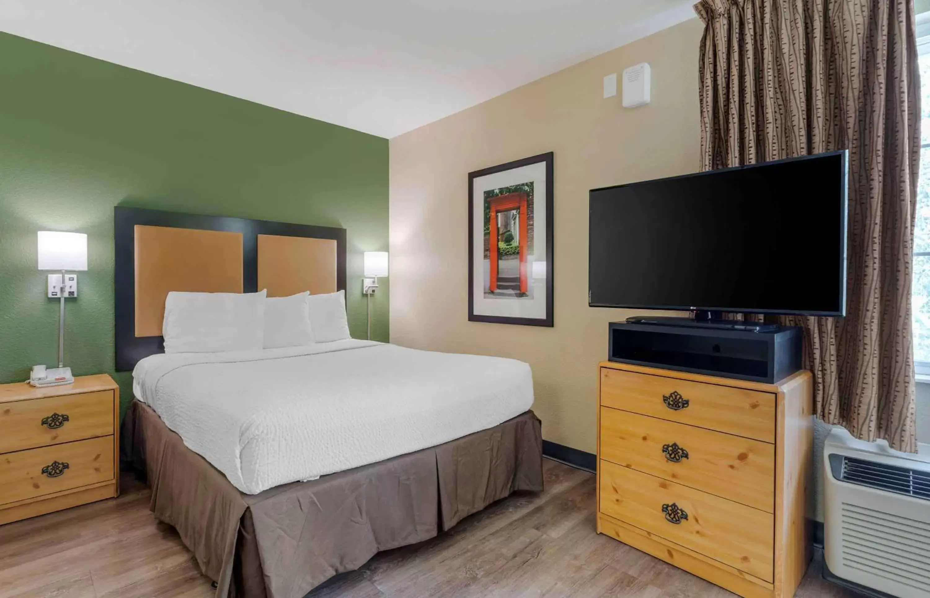 Bedroom, Bed in Extended Stay America Suites - Atlanta - Buckhead