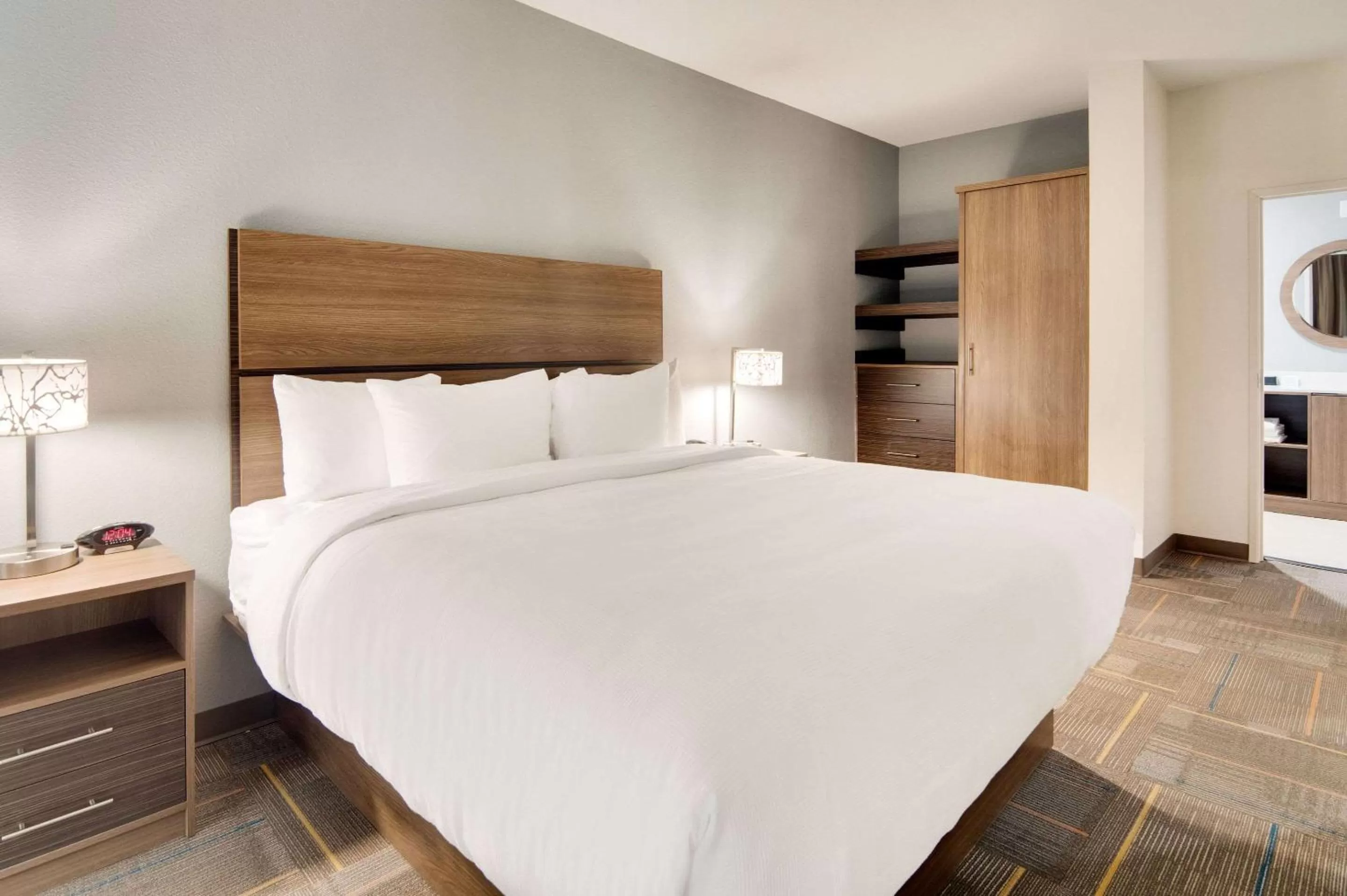 Bedroom, Bed in MainStay Suites Dallas Northwest - Irving