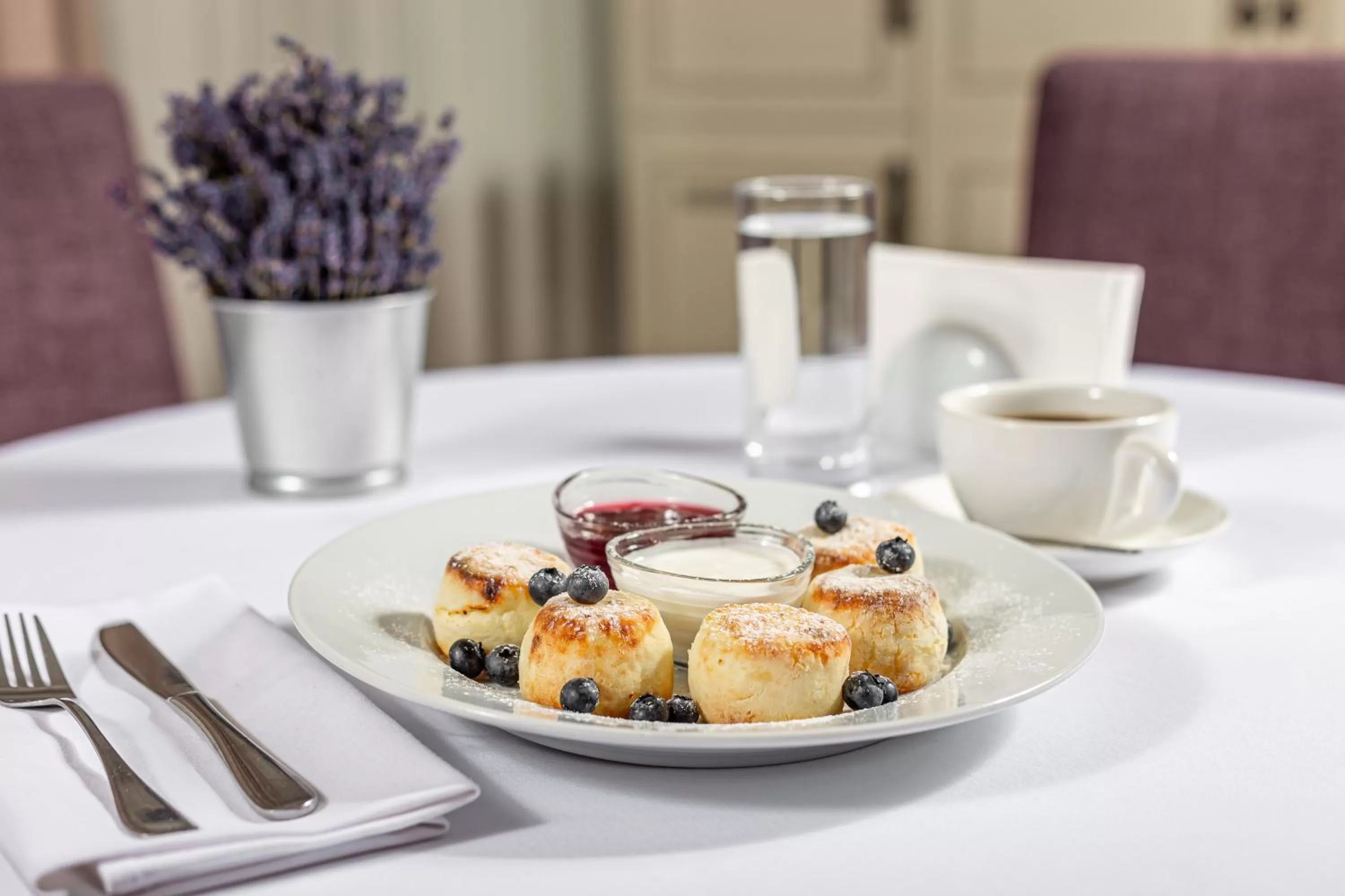 Food and drinks in Maidan Palace Hotel