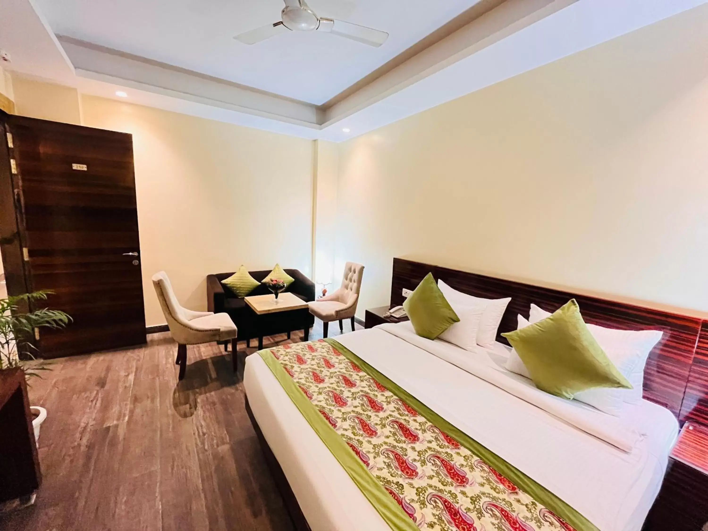 Bed in Hotel Banz - Near Delhi International Airport