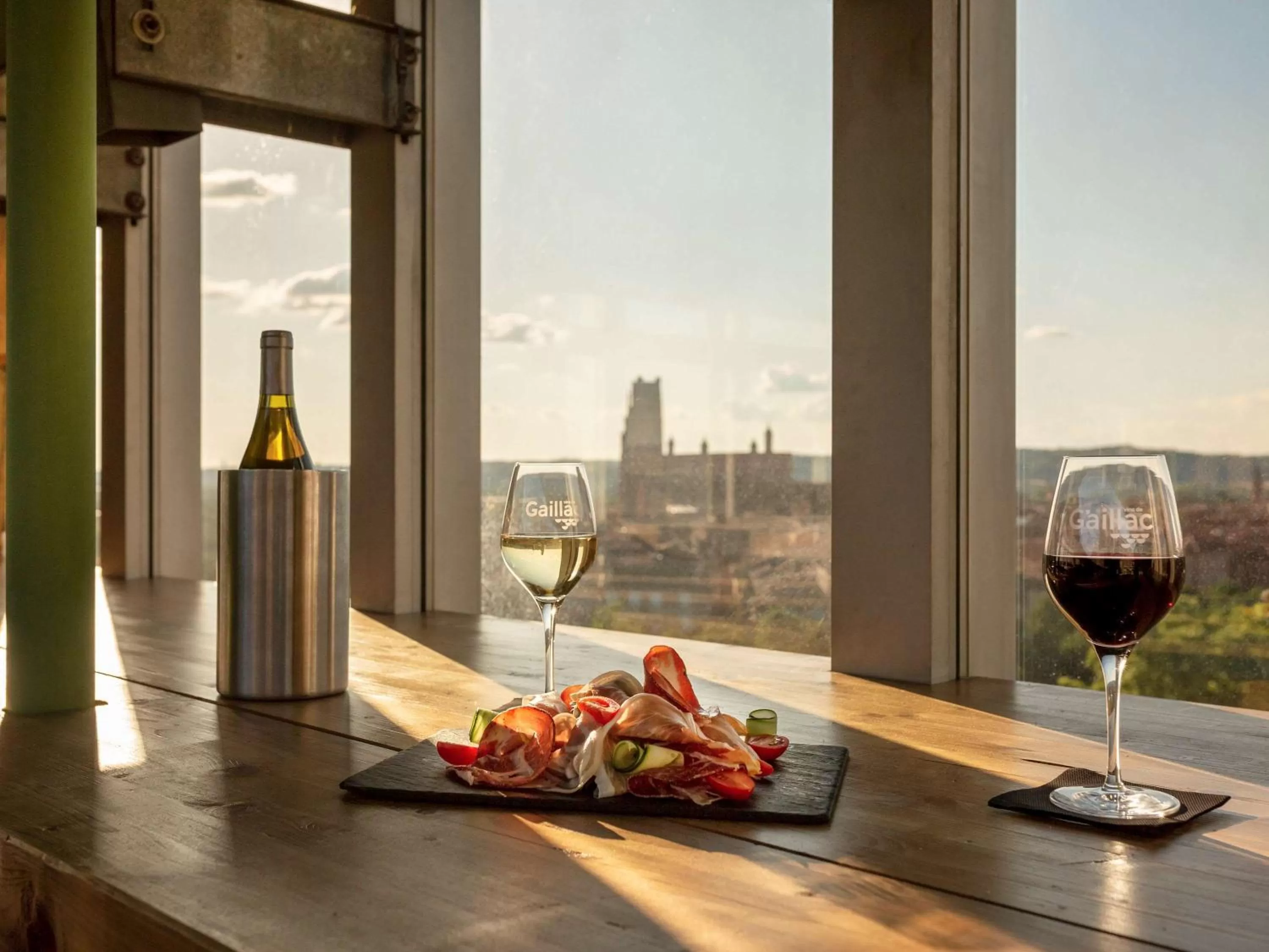 Restaurant/places to eat in ibis styles Albi Centre Le Theatro