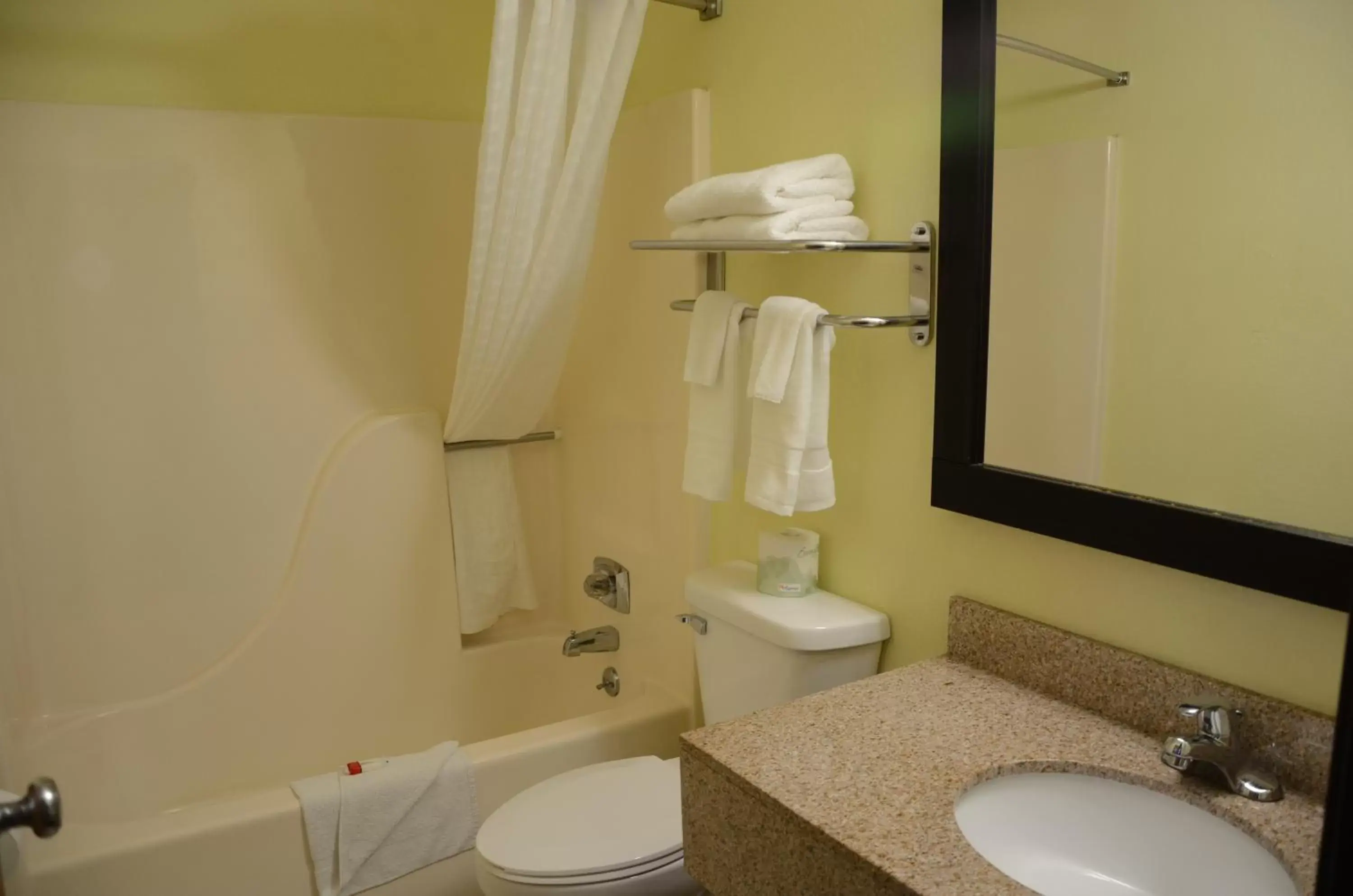 Bathroom in Super 8 by Wyndham Oskaloosa IA