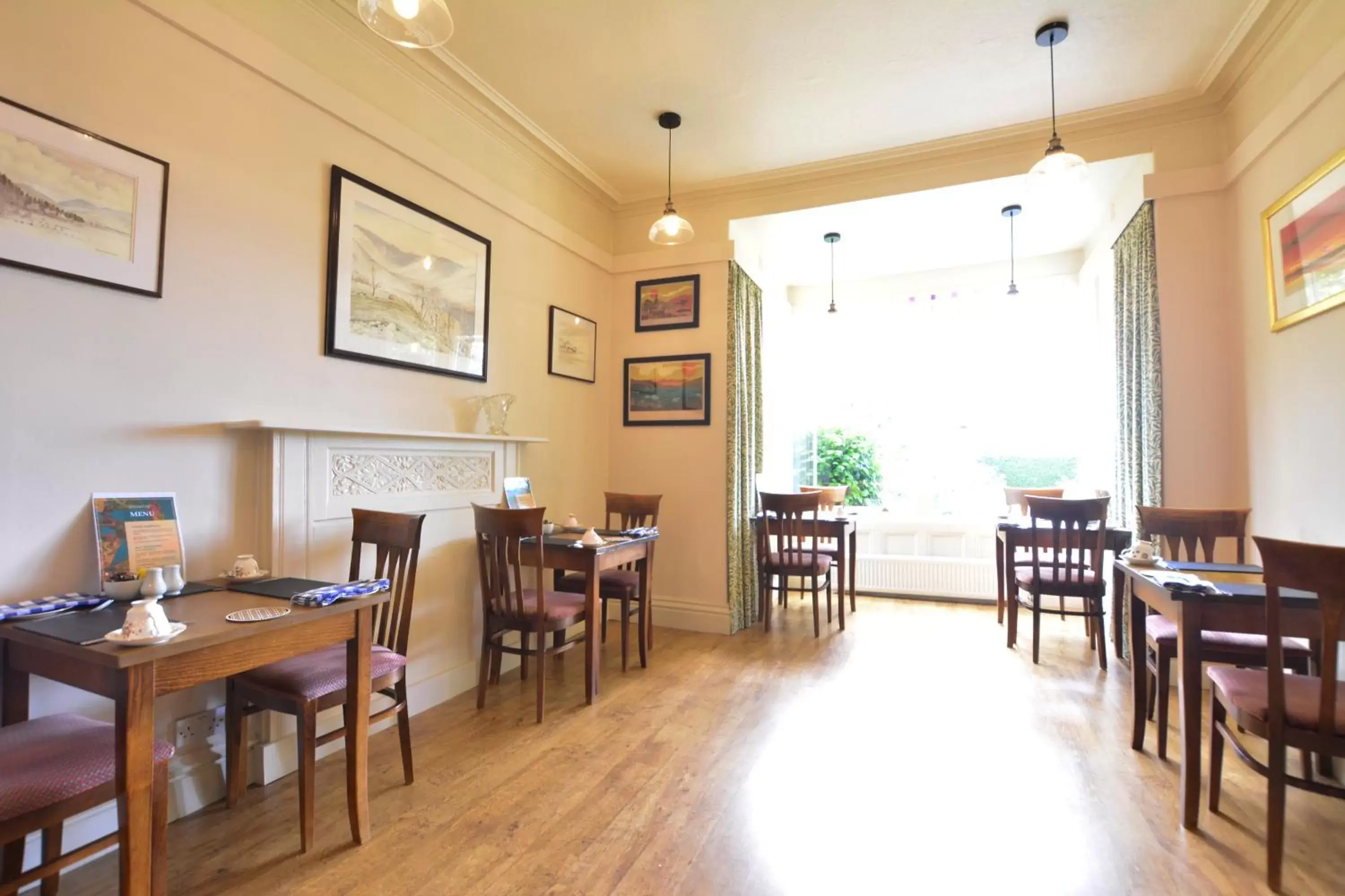Restaurant/Places to Eat in Fairfield House and Gardens