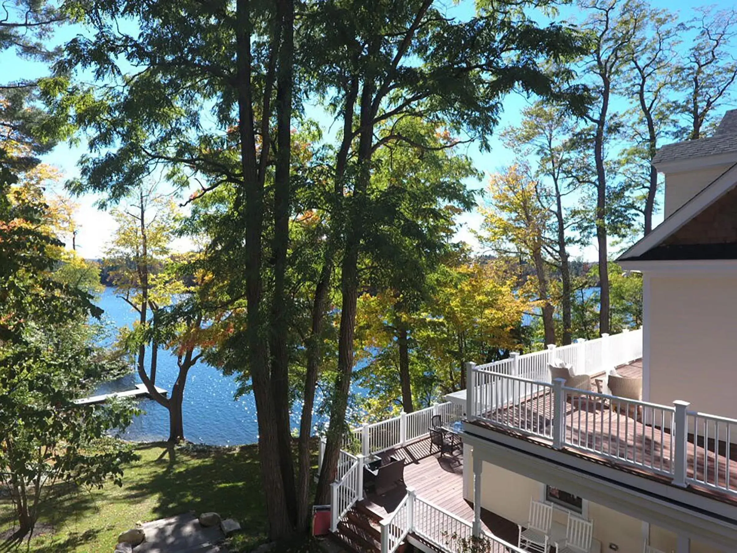 Balcony/Terrace in Lakehouse Inn