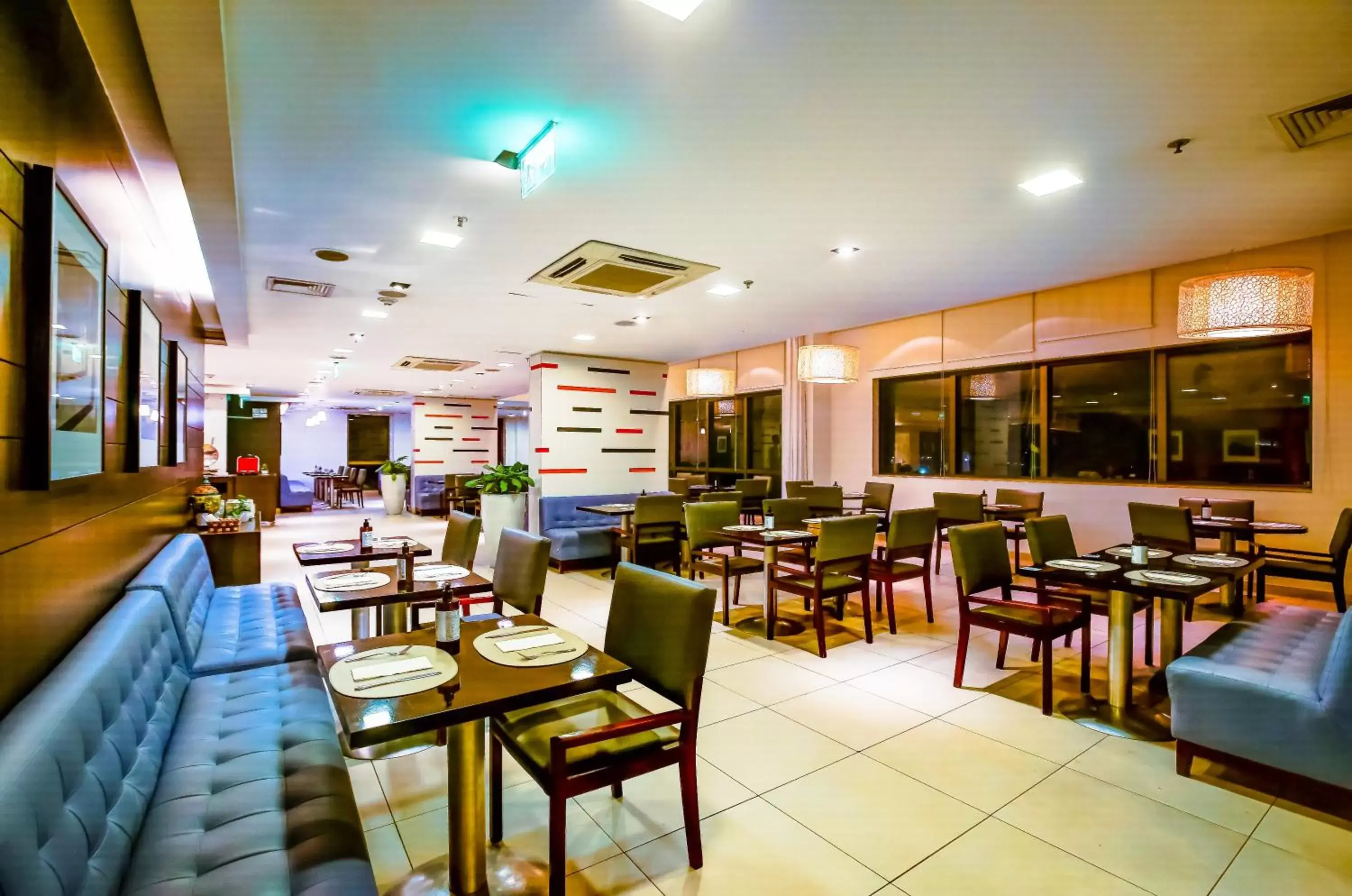Breakfast, Restaurant/Places to Eat in Novotel RJ Santos Dumont