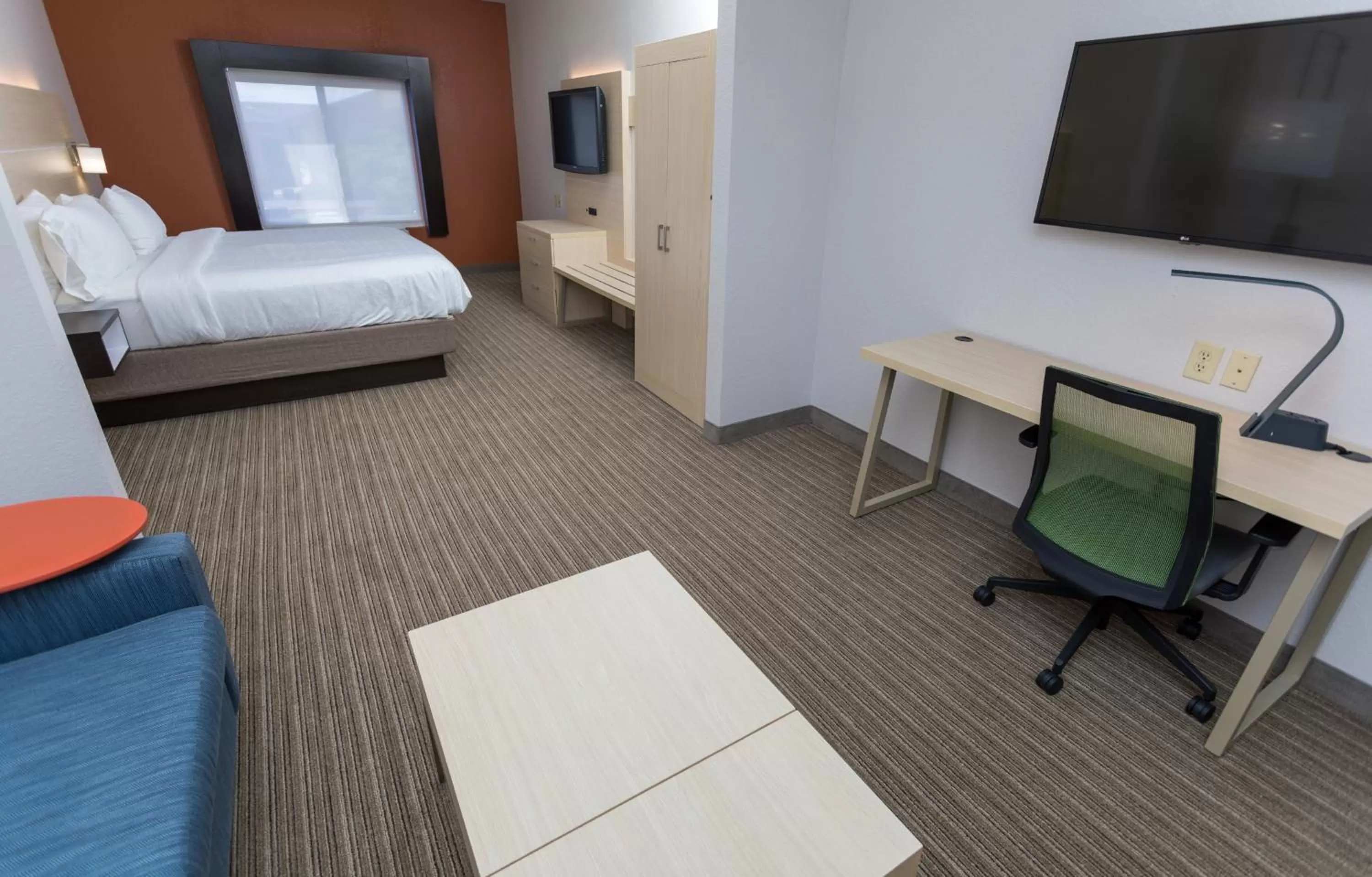 King Suite - Disability and Hearing Access/Non-Smoking in Holiday Inn Express Hotel & Suites Athens, an IHG Hotel