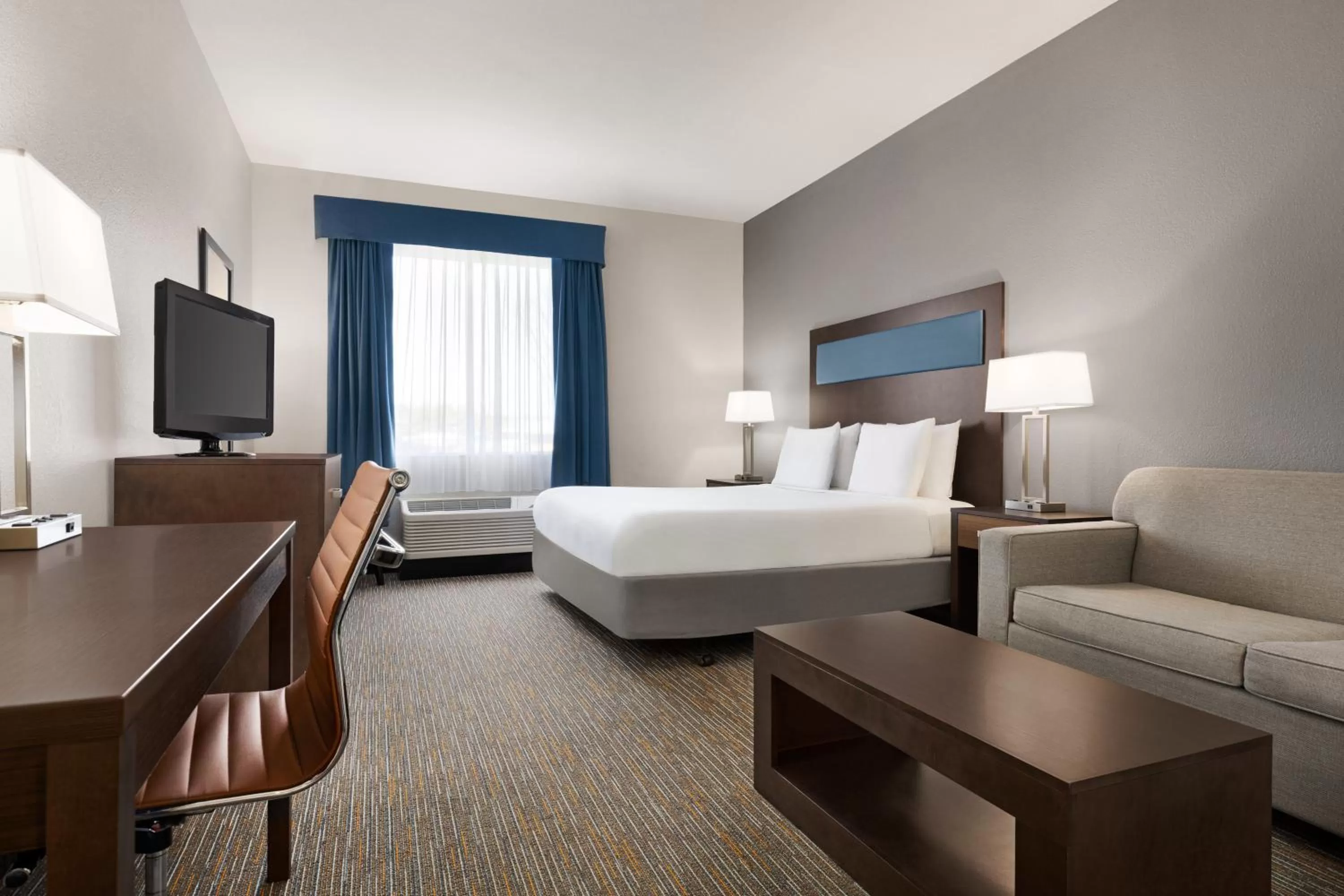 Bed in Wingate By Wyndham Southport