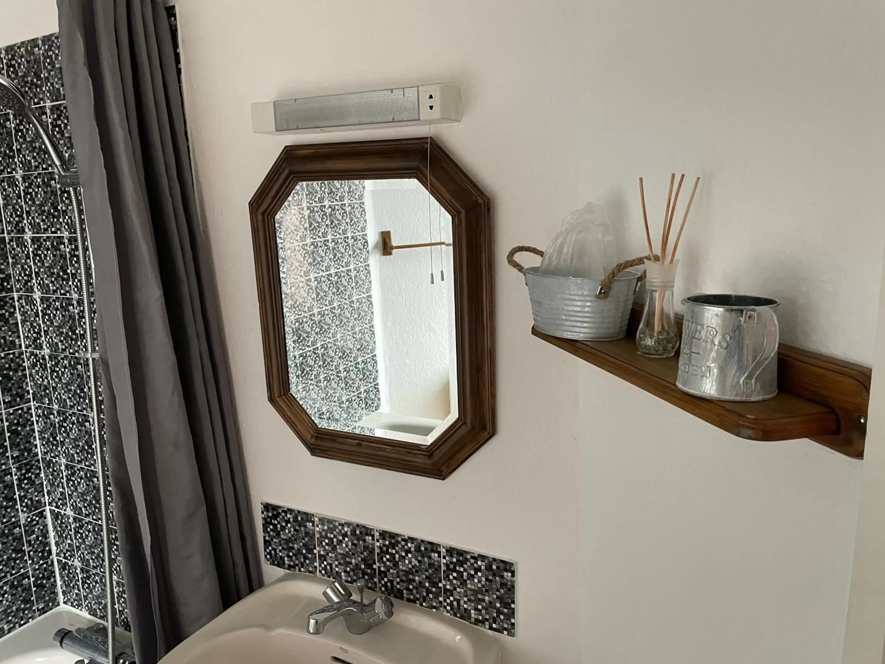 Bathroom in The Stokesay Inn & B&B