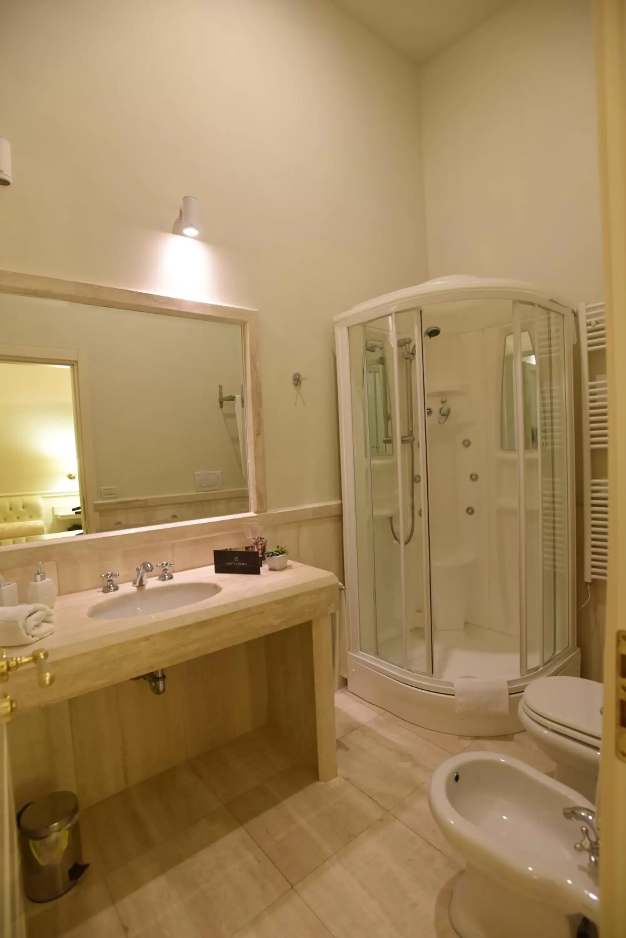 Shower, Bathroom in Suite Hotel Santa Chiara