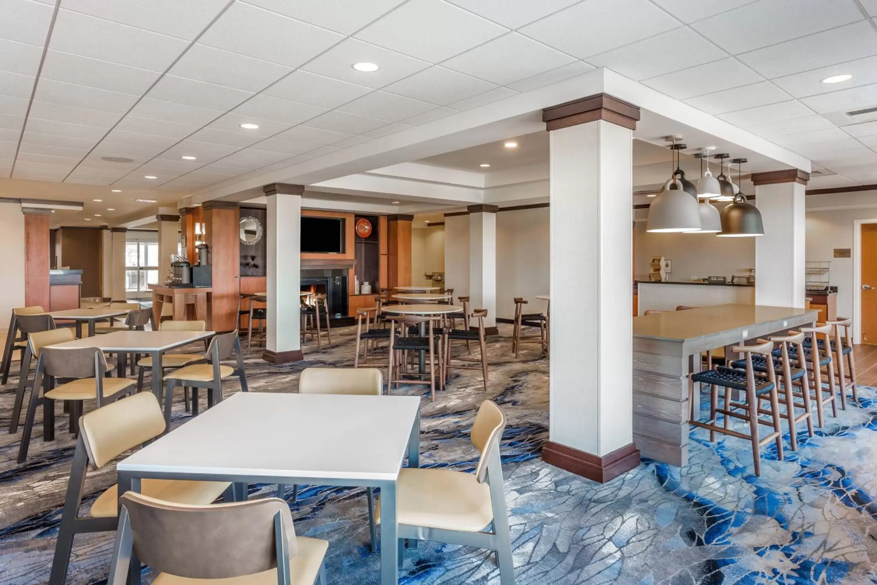 Restaurant/Places to Eat in Fairfield Inn and Suites by Marriott Madison East