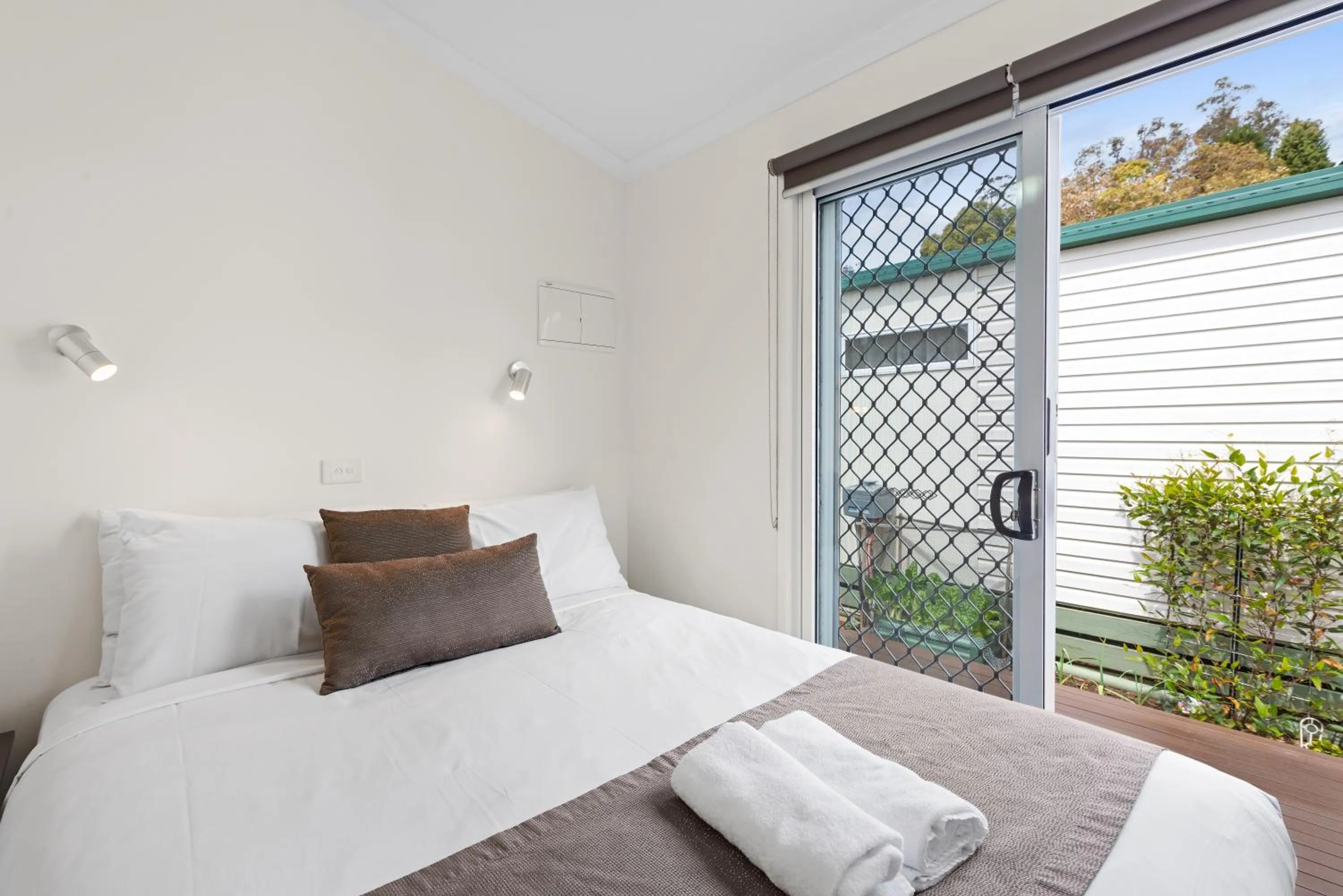 Bedroom, Bed in Discovery Parks - Geelong