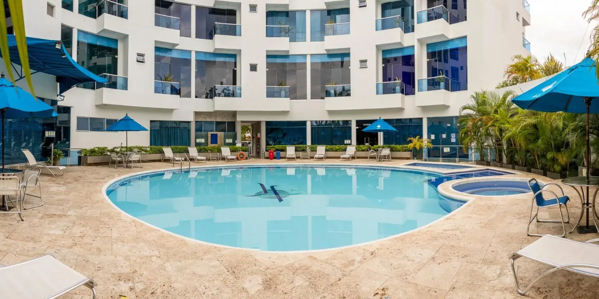 Property building, Swimming Pool in Hotel Florida Sinú
