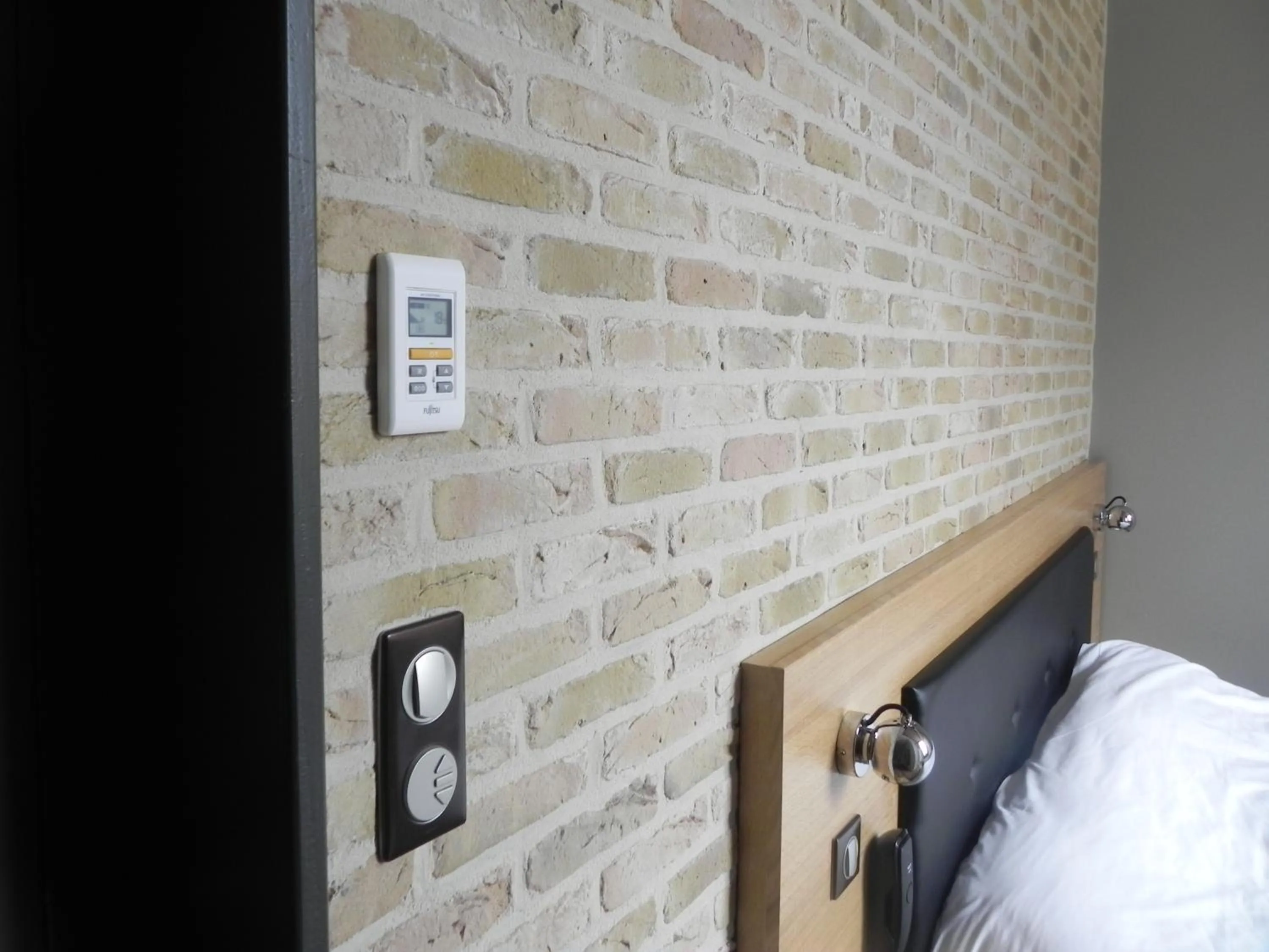 Bed in Hôtel - Restaurant Au Tonnelier