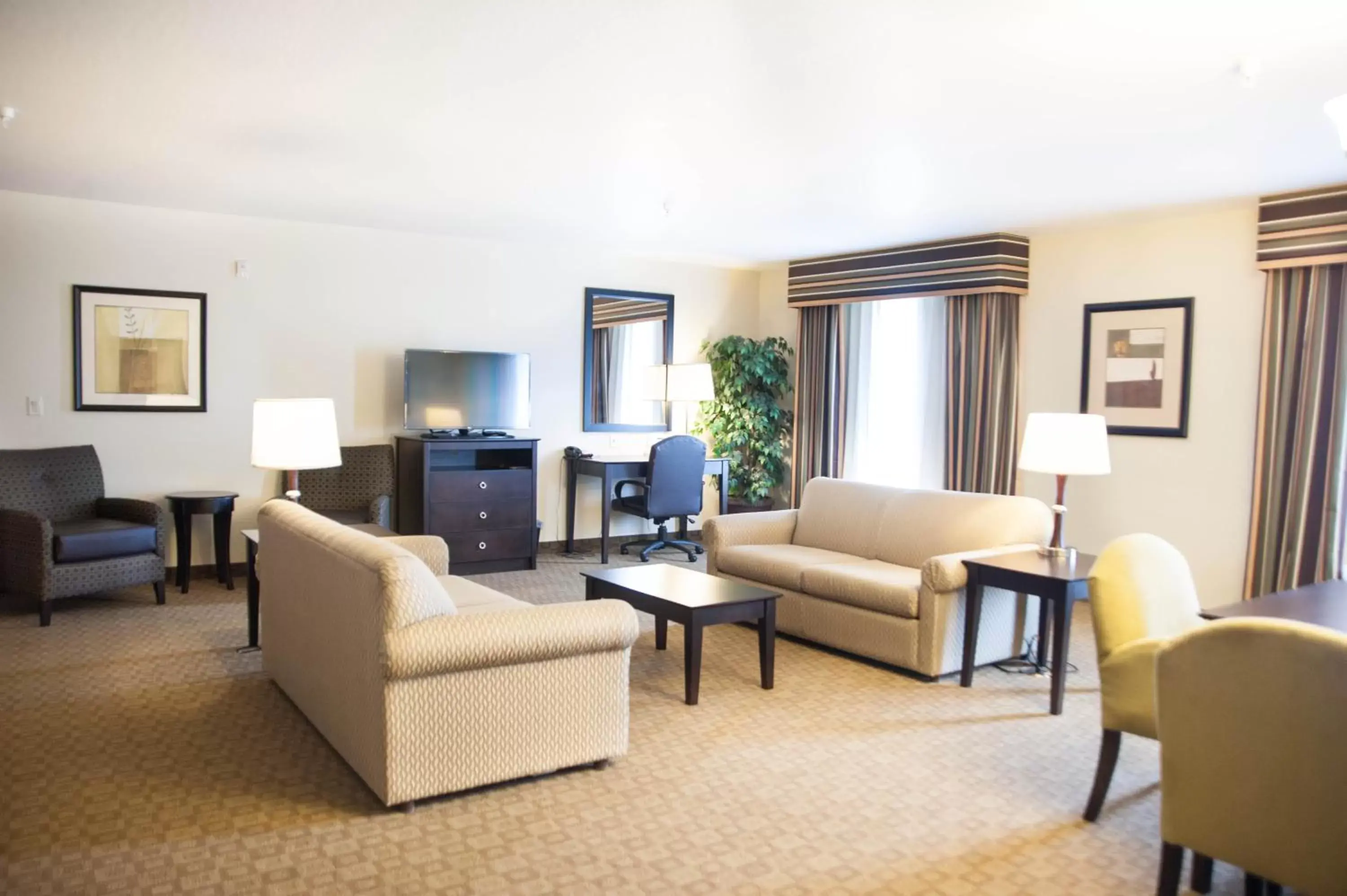 Living room, Seating Area in GreenTree Inn and Suites Florence, AZ