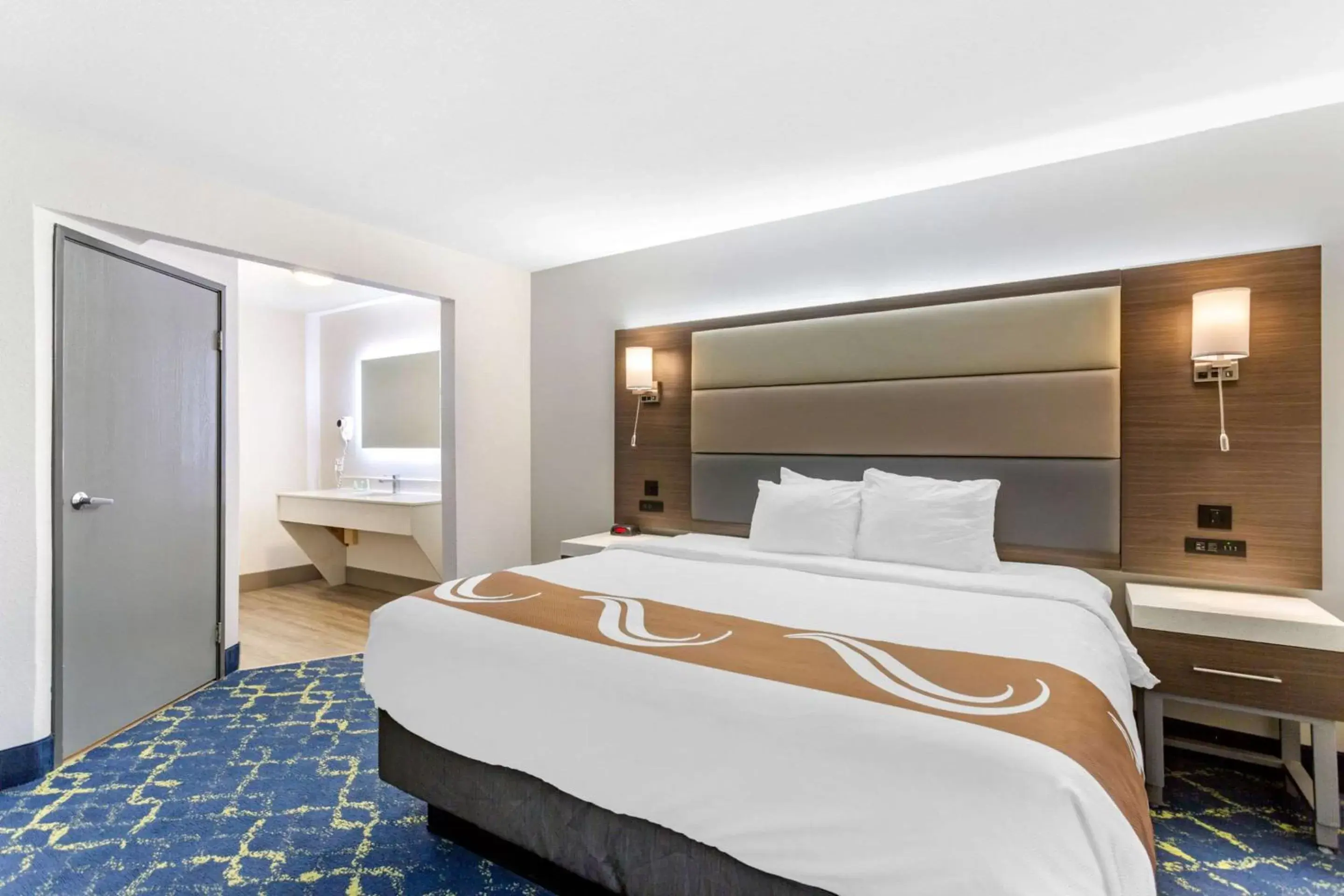 Photo of the whole room, Bed in Quality Inn Murfreesboro-University Area Photo of the whole room, Bed in Quality Inn Murfreesboro-University Area