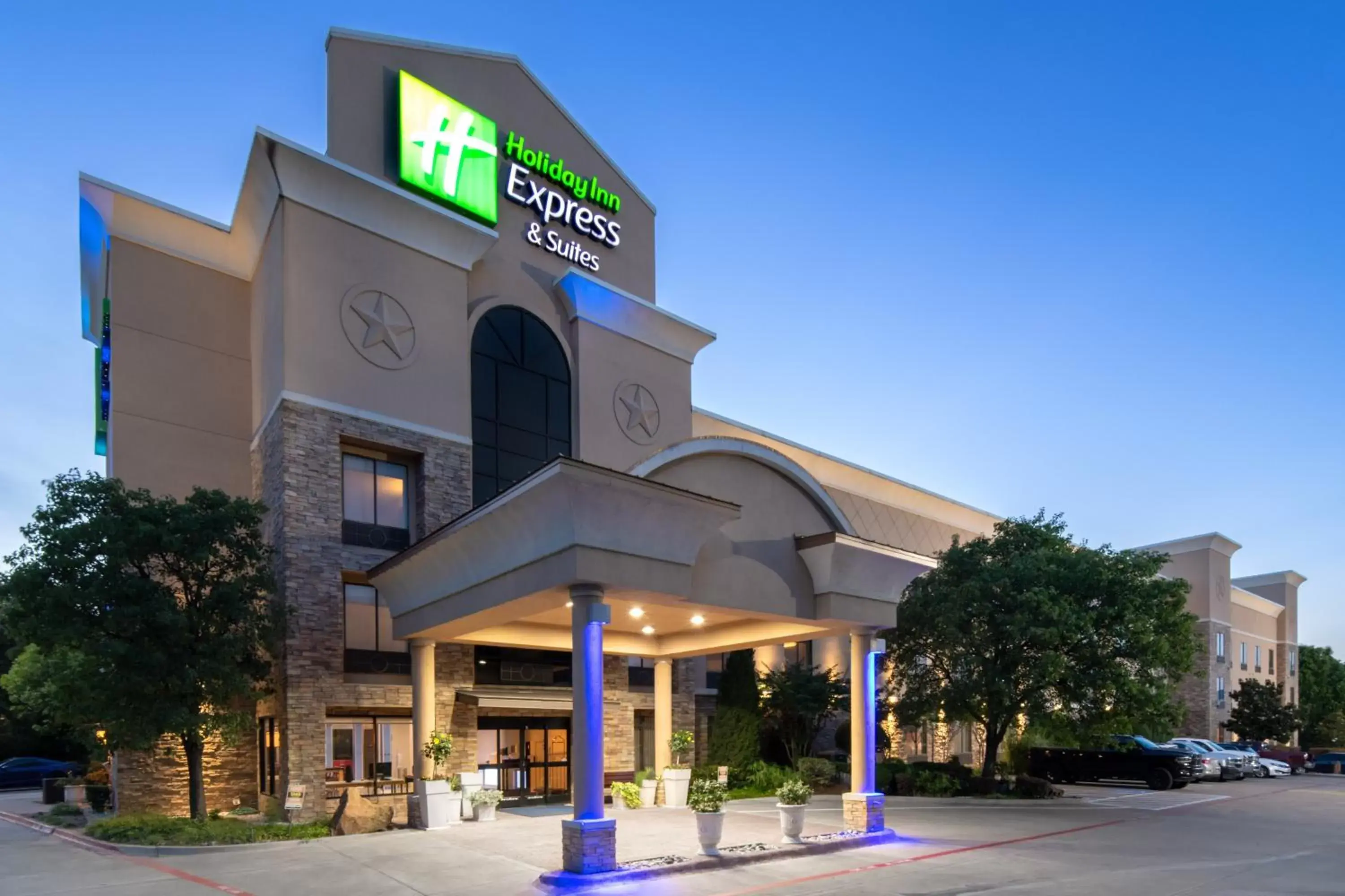 Property building in Holiday Inn Express Arlington Interstate 20 Parks Mall, an IHG Hotel