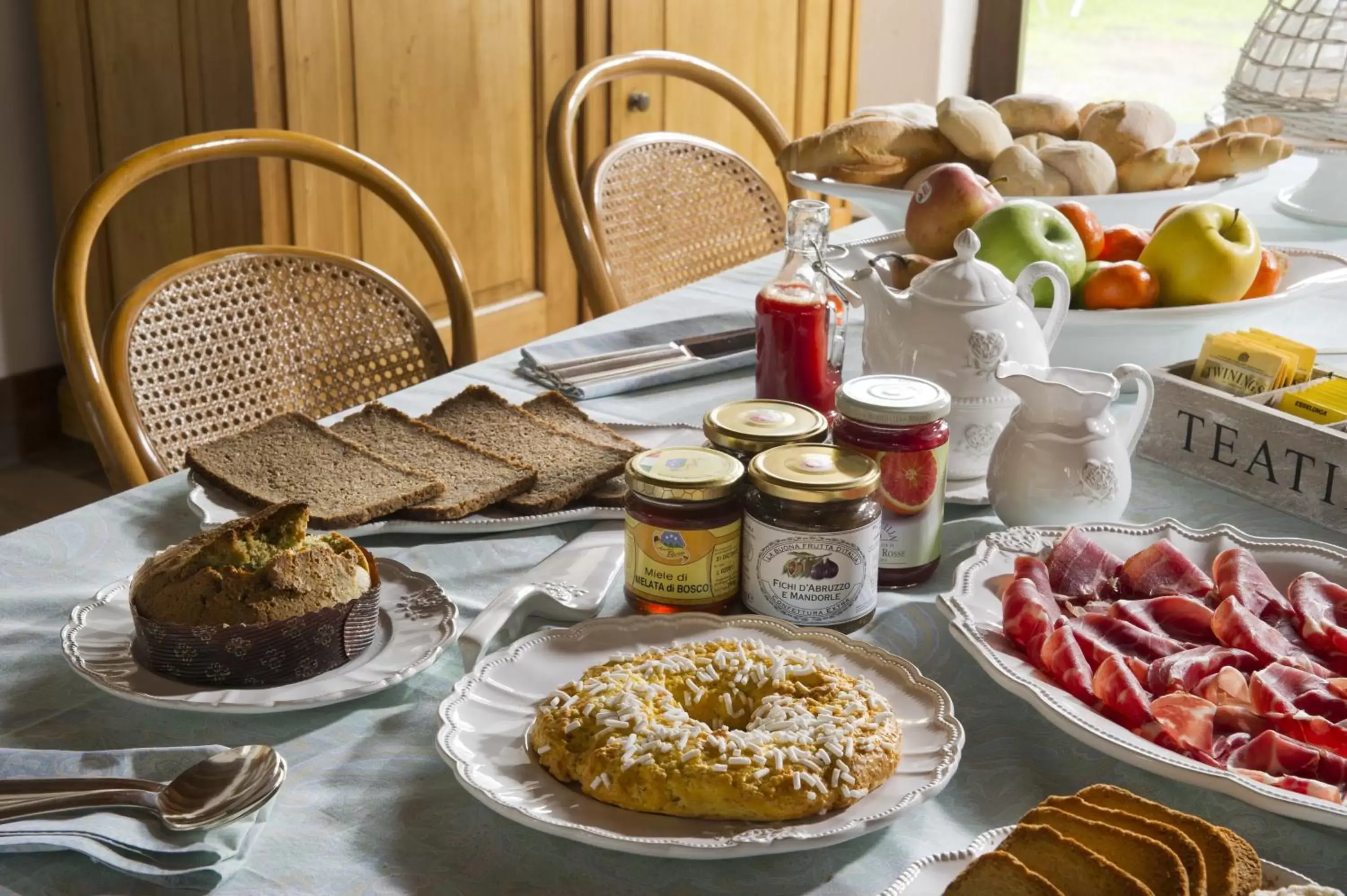 Lobby or reception, Breakfast in Il Relais dell'Abbazia