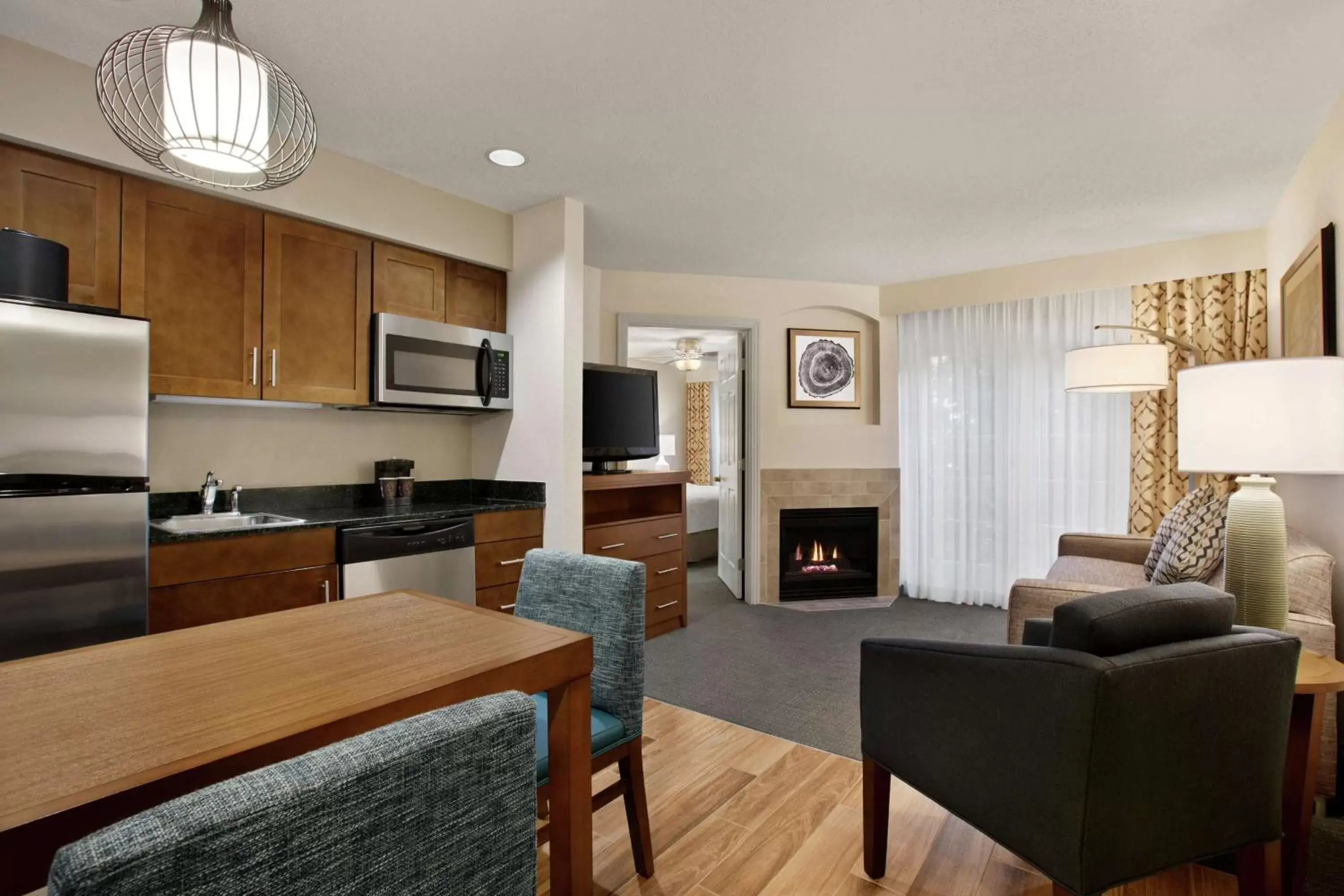 Bedroom, Seating Area in Homewood Suites by Hilton Kansas City Airport