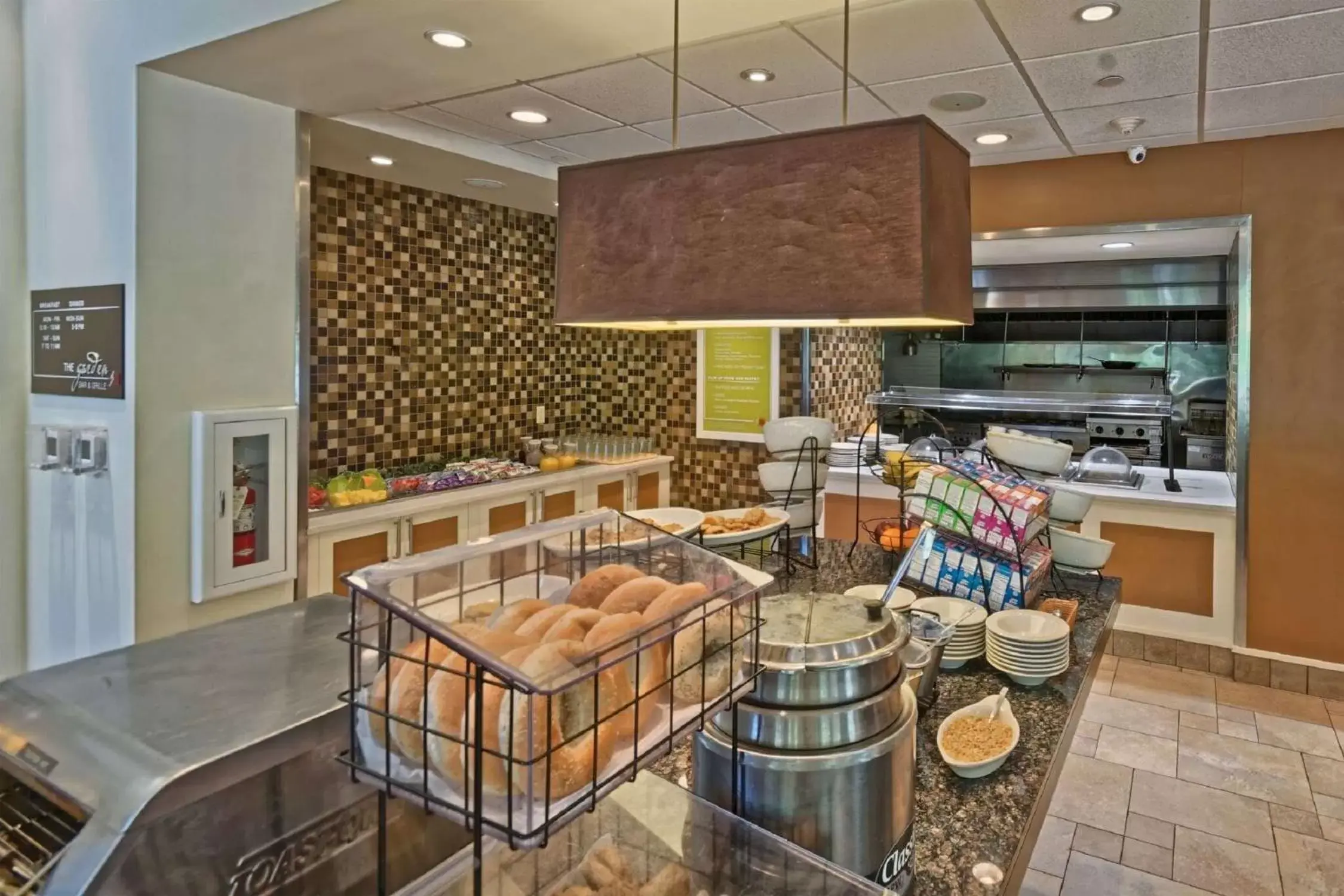 Dining area in Hilton Garden Inn by Hilton Mount Laurel