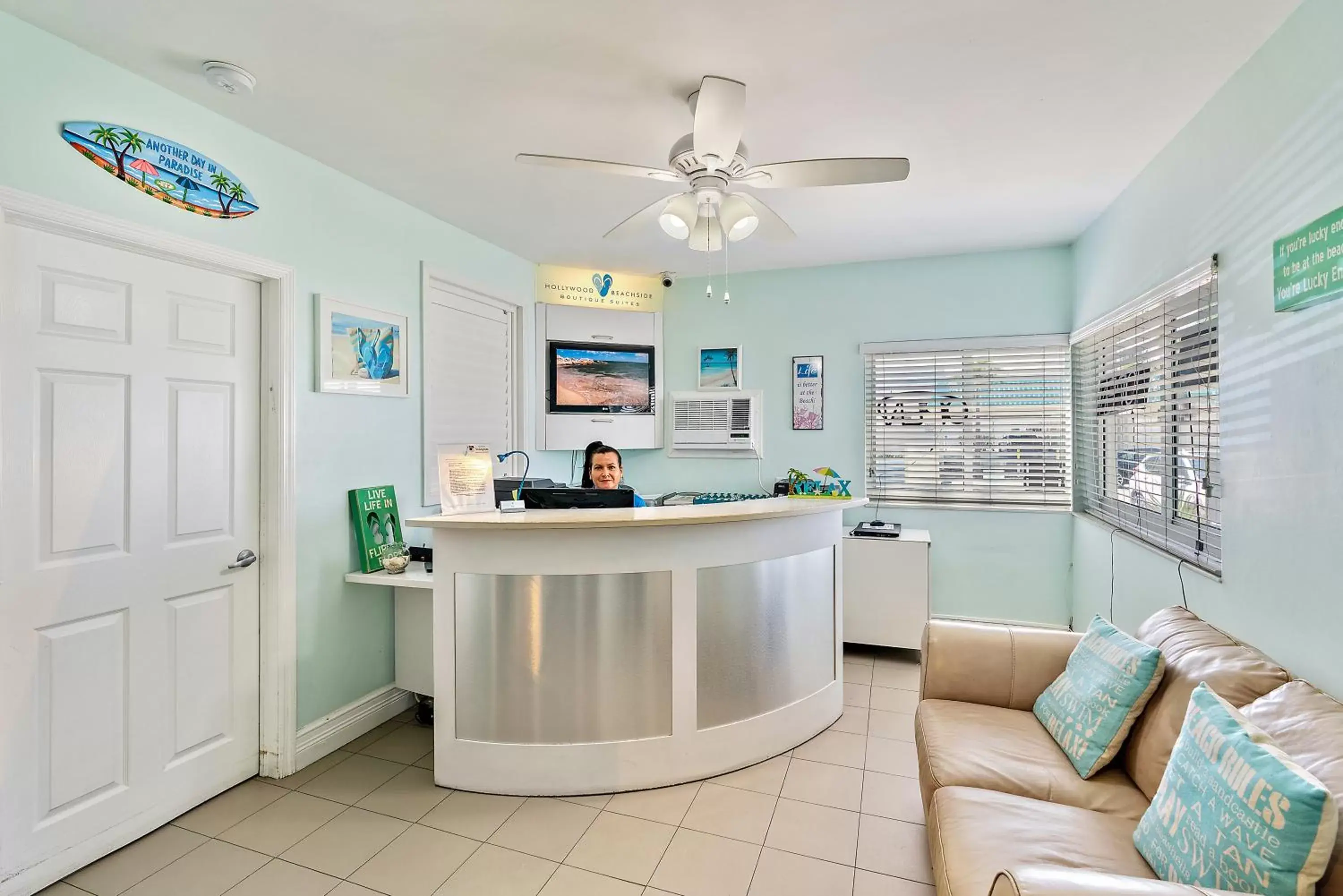 Lobby or reception in Hollywood Beachside Boutique Suite