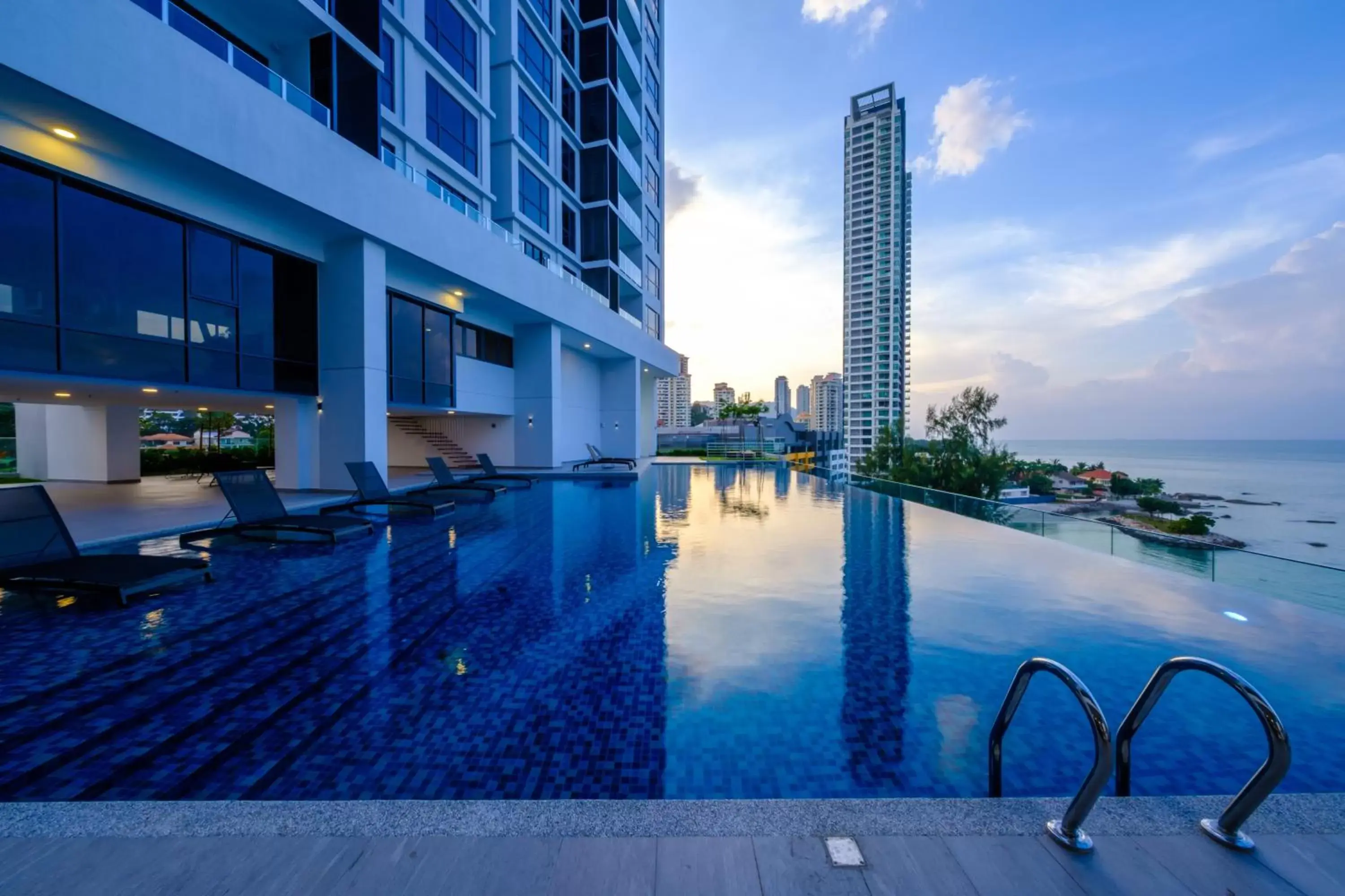 Sea view, Swimming Pool in Tanjung Point Residences