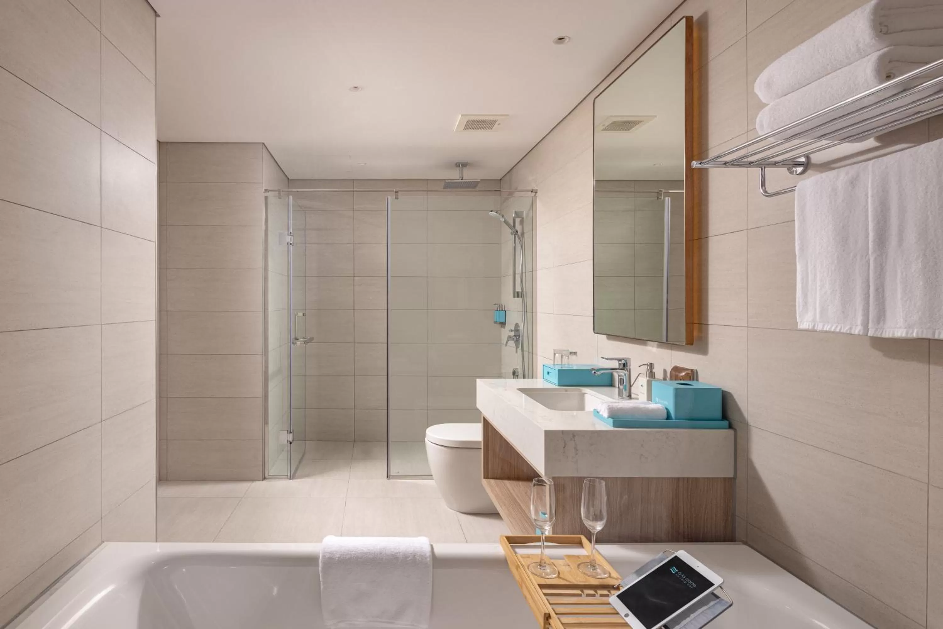 Bathroom in A La Carte Ha Long Bay Residence