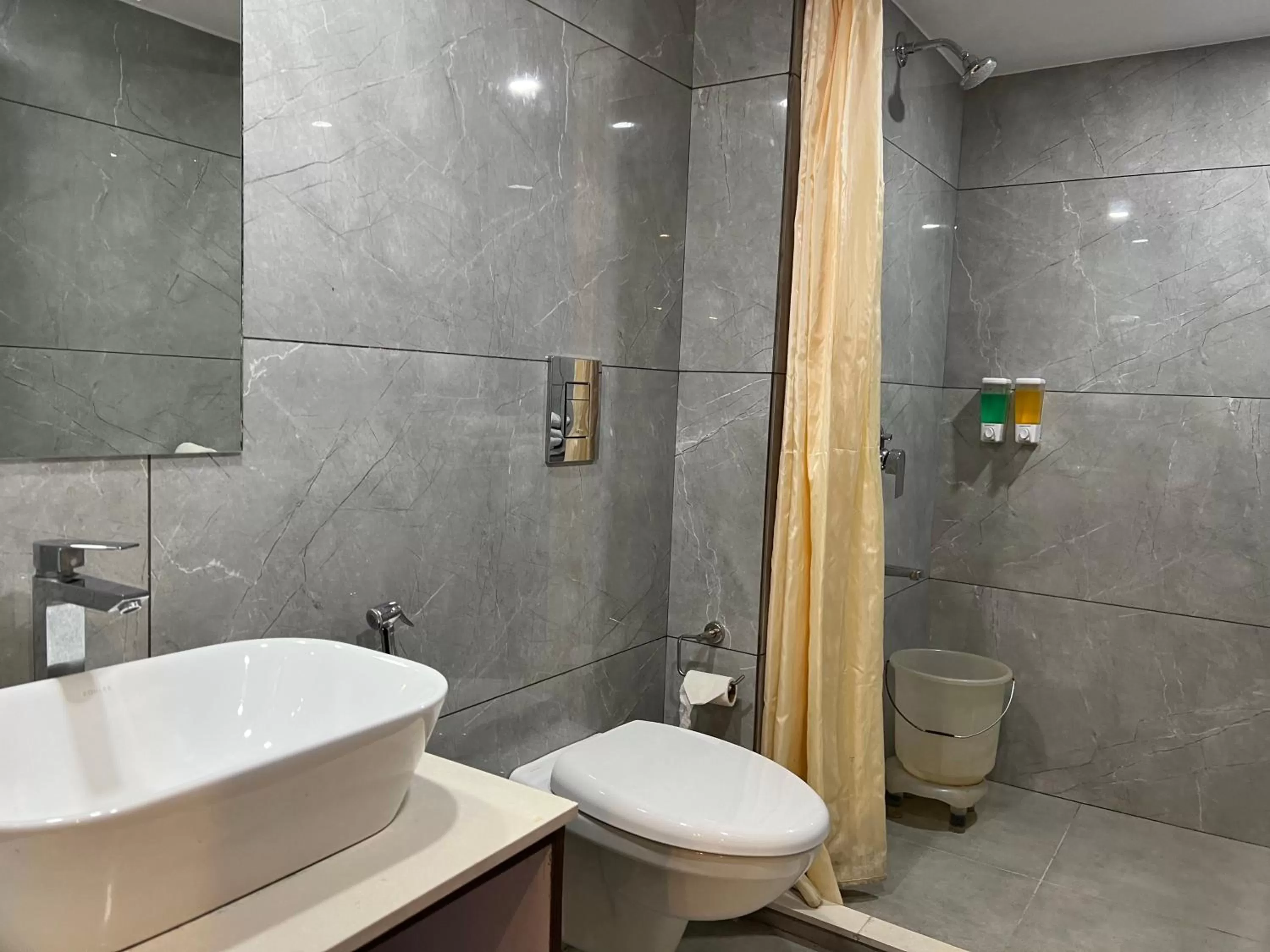 Bathroom in Hotel Shiva Continental