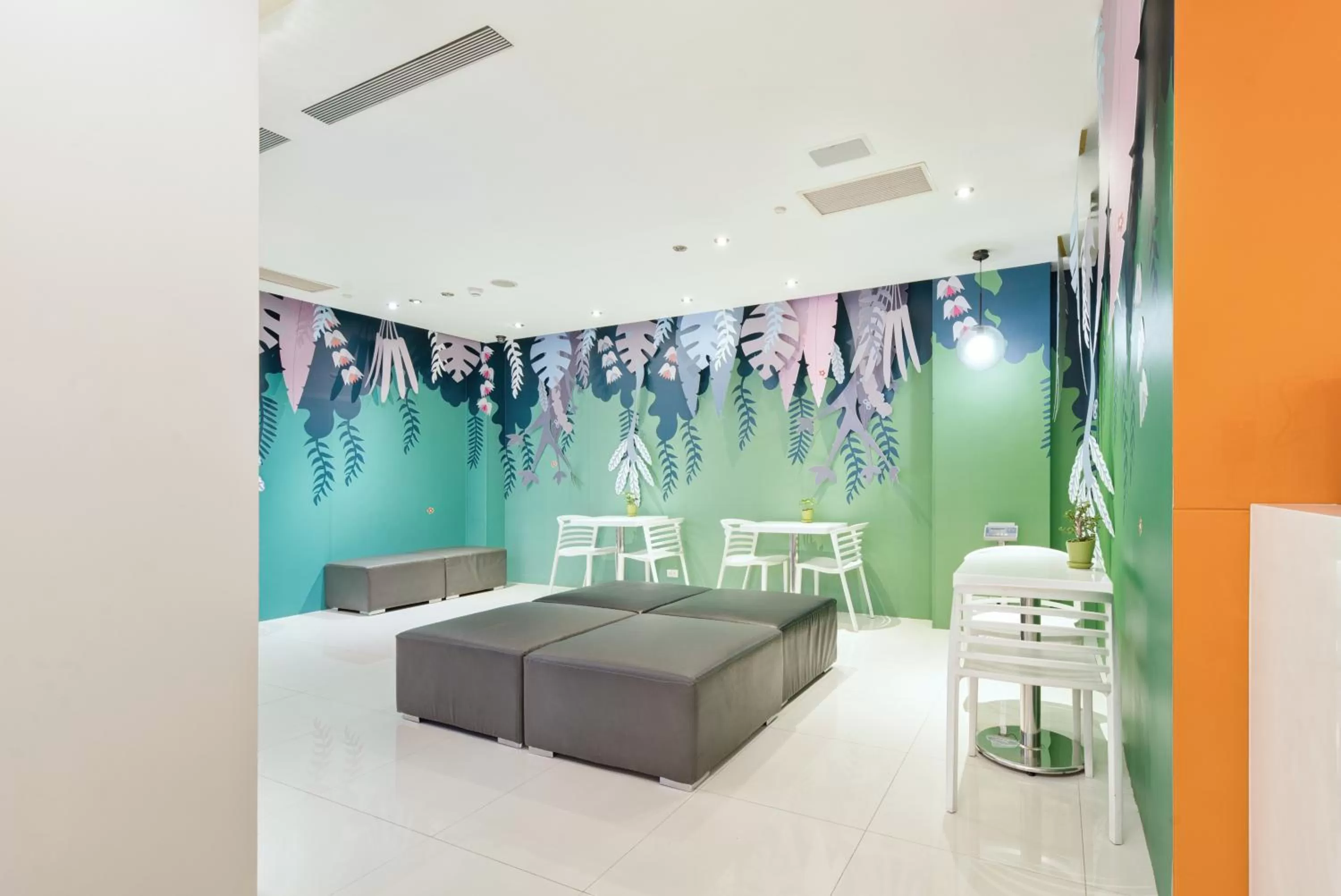 Communal lounge/ TV room in CityInn Hotel Taipei Station Branch II