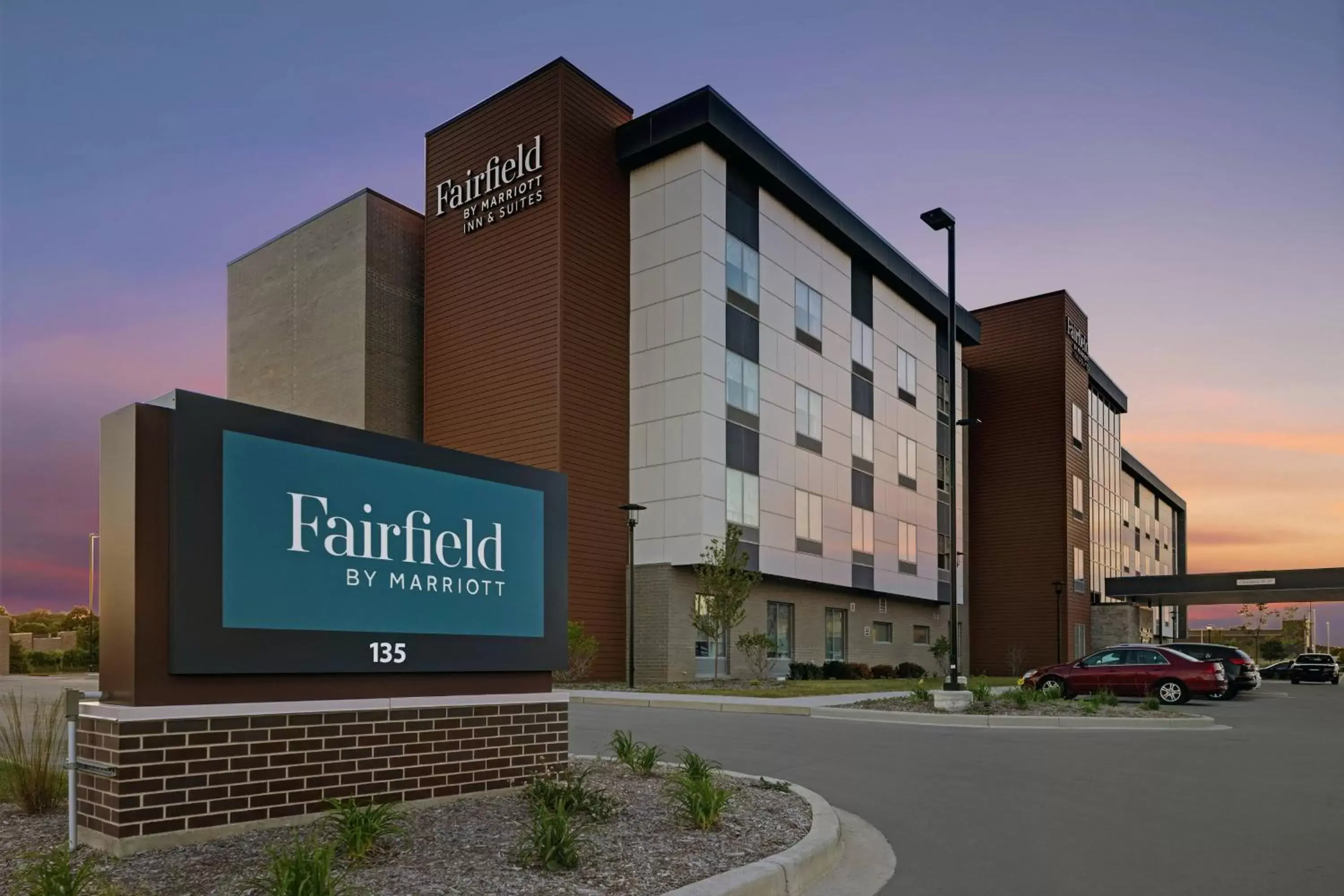 Property Building in Fairfield Inn & Suites by Marriott Milwaukee Brookfield