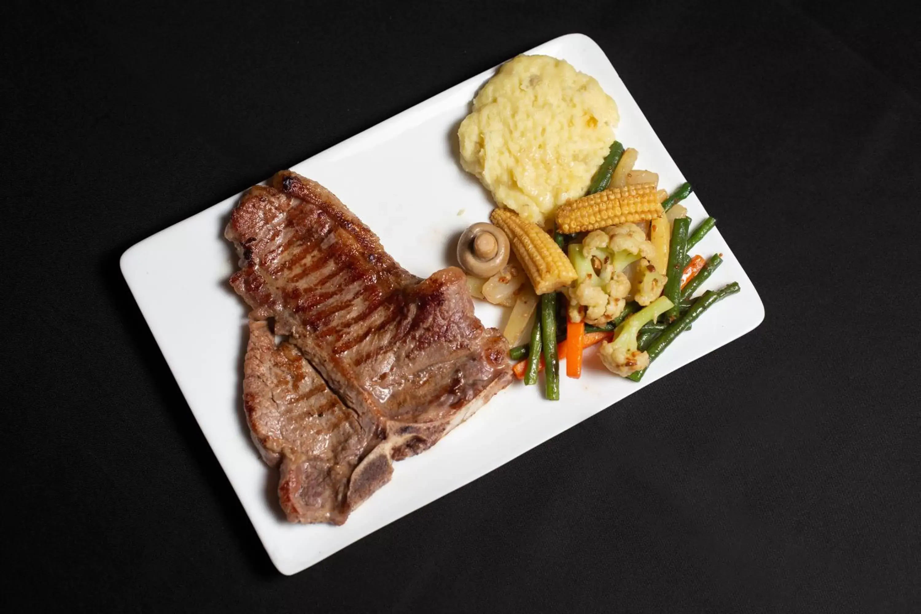 Restaurant/places to eat, Food in Memento Residence Restaurant/places to eat, Food in Memento Residence