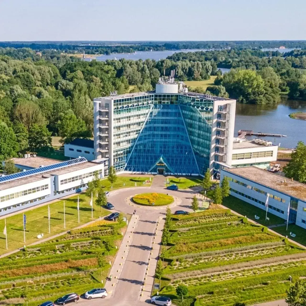 Property building in Flonk Hotel Groningen Zuid, BW Signature Collection Property building in Flonk Hotel Groningen Zuid, BW Signature Collection