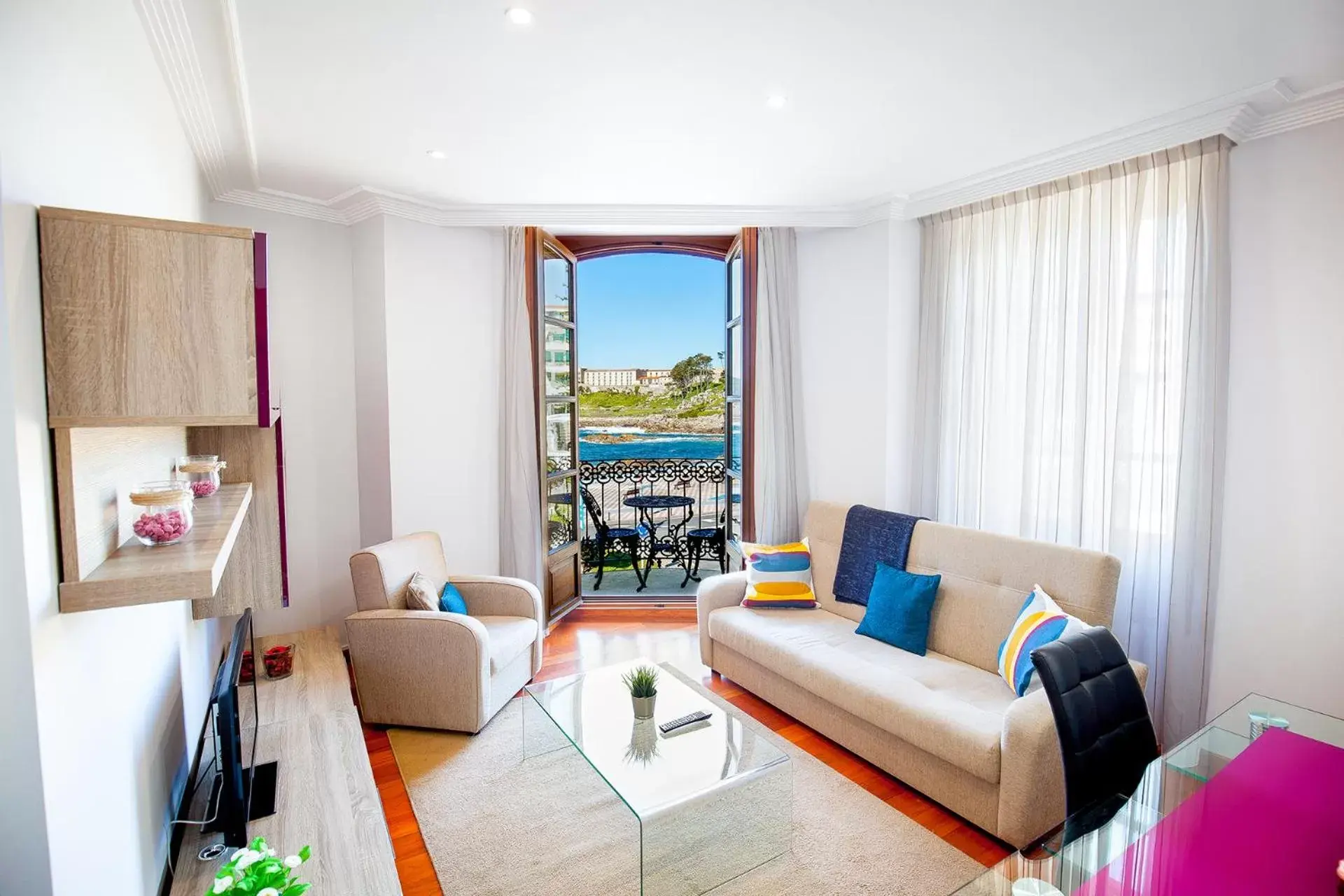 Living room, Seating Area in Apartamentos Villa Zoila Baiona