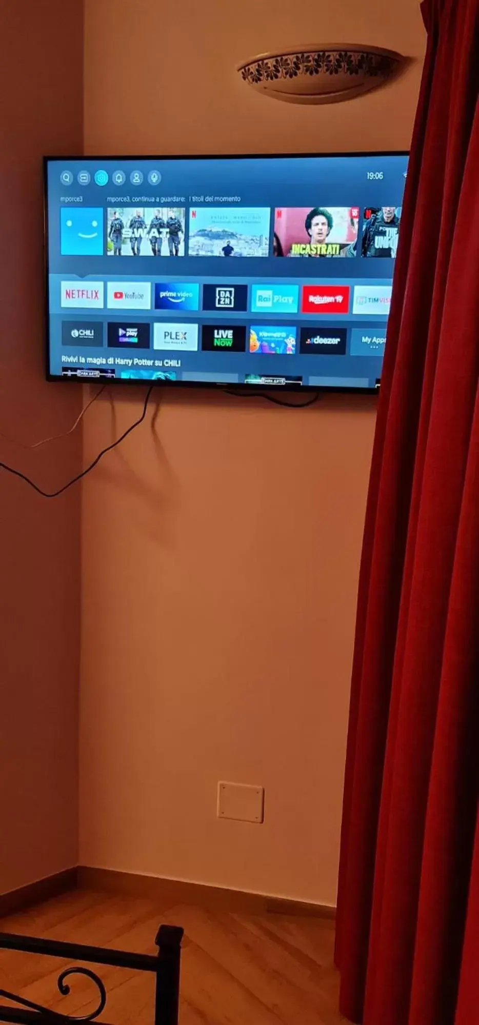 TV/Entertainment Center in IL MASCHERONE