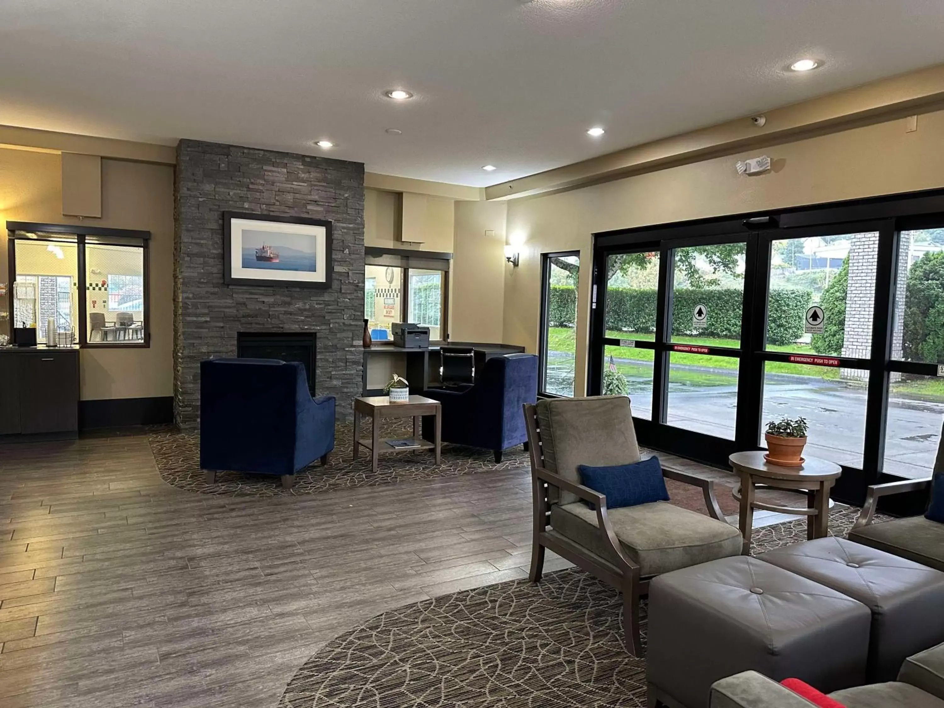 Lobby or reception, Seating Area in Best Western Columbia River Waterfront Hotel Astoria