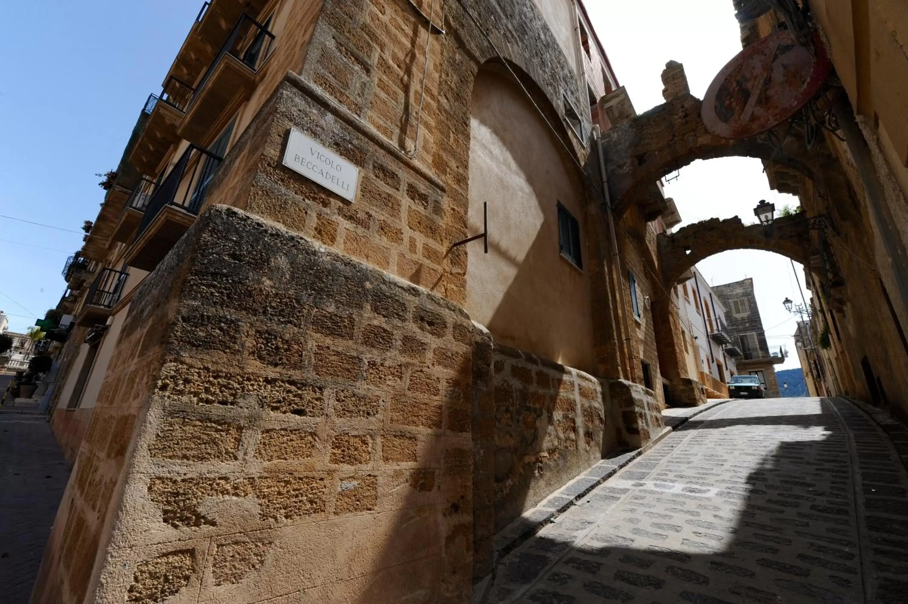 Street view, Property Building in Il Cortile del Marchese Beccadelli