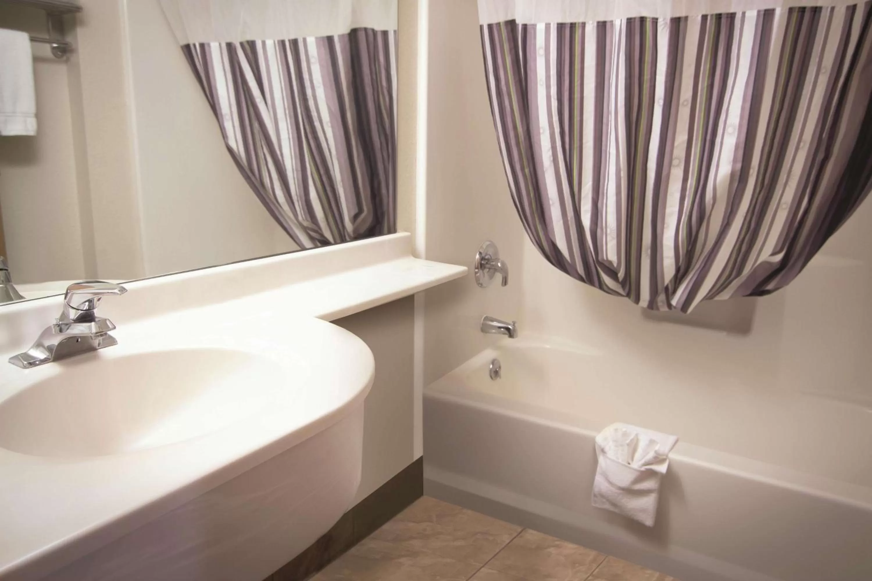 Photo of the whole room in La Quinta Inn by Wyndham Missoula