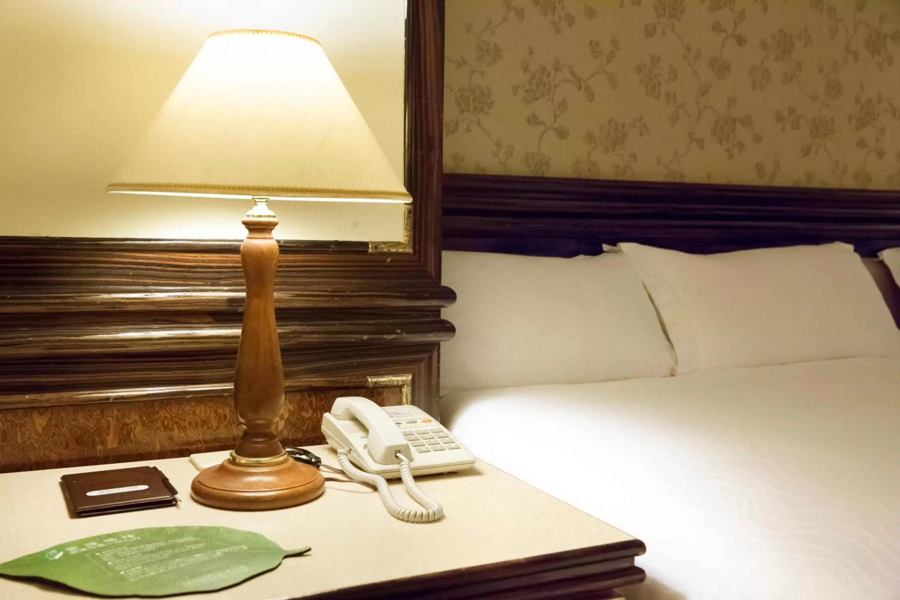 Photo of the whole room, Bed in King's Town Hotel