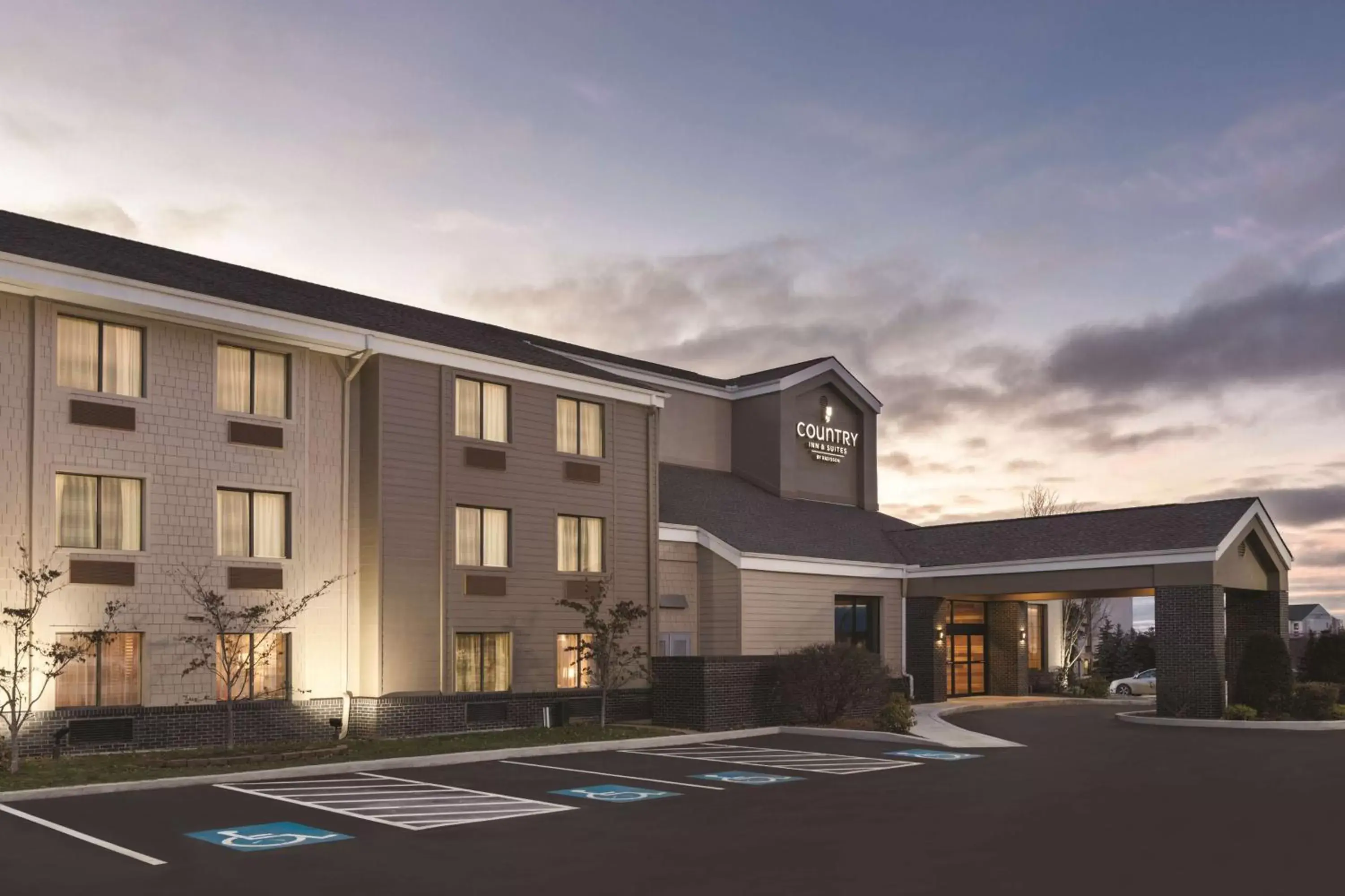 Property Building in Country Inn & Suites by Radisson, Erie, PA