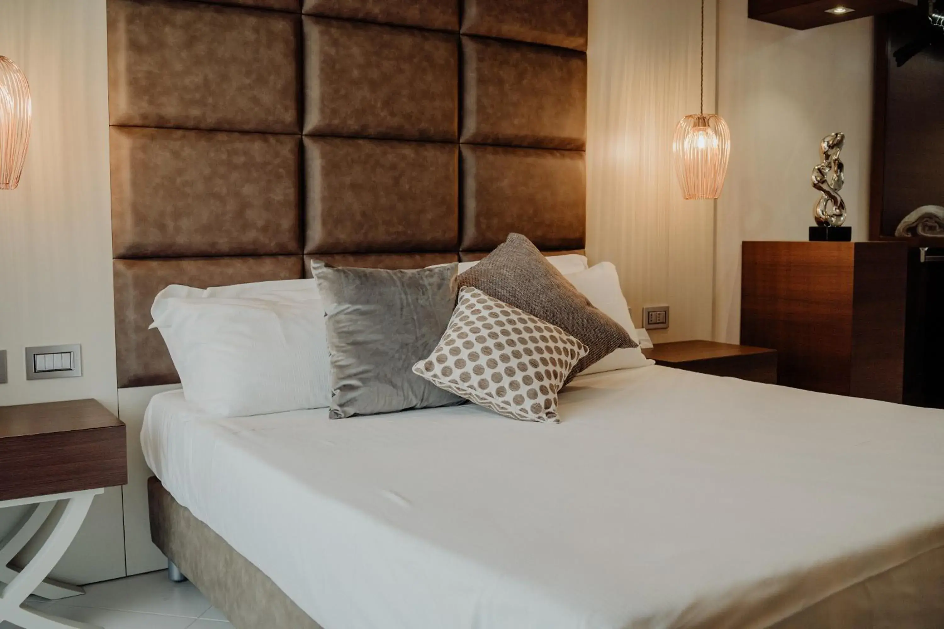 Bed in Hotel Niagara