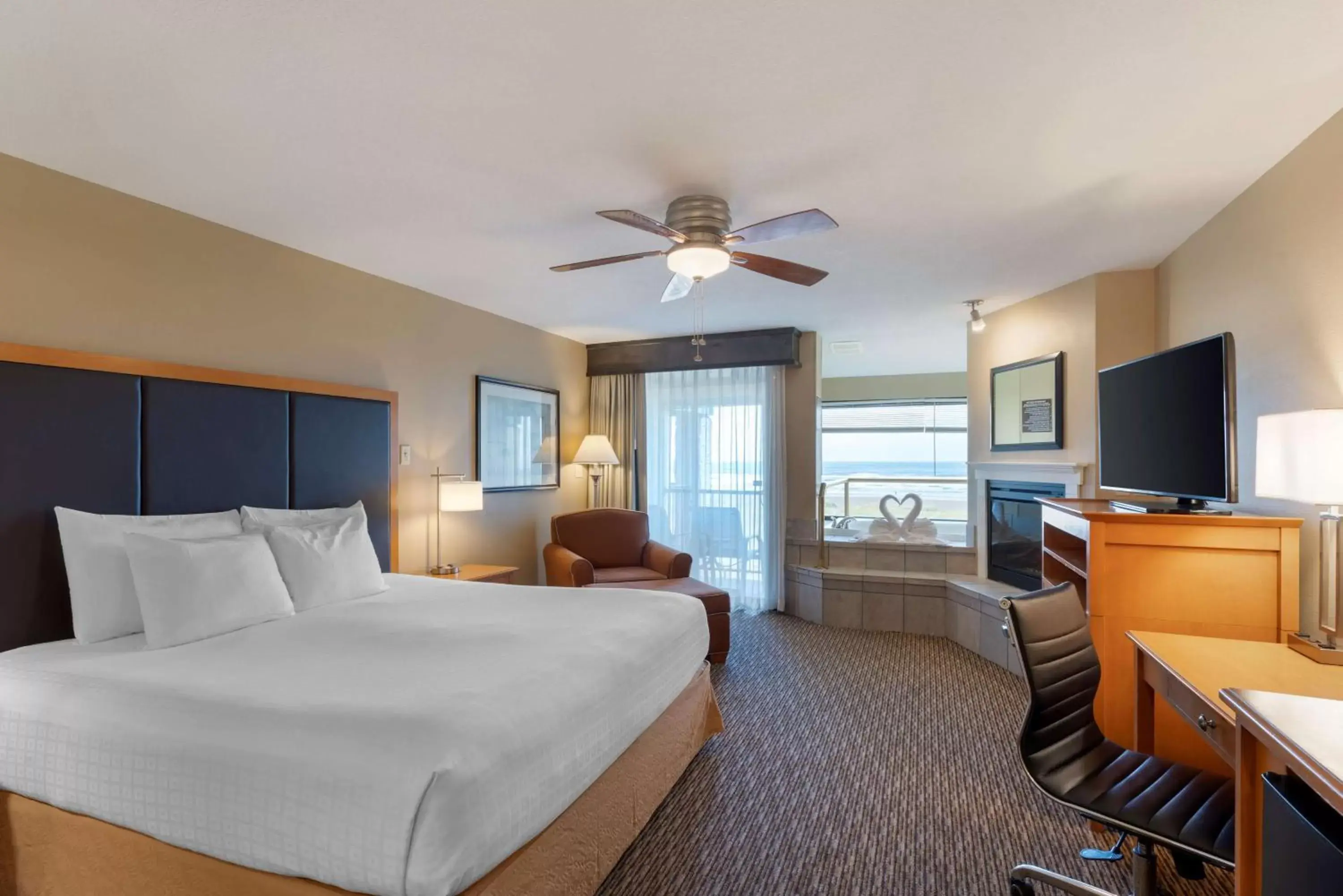 Bedroom, Bed in Best Western Plus Ocean View Resort Bedroom, Bed in Best Western Plus Ocean View Resort