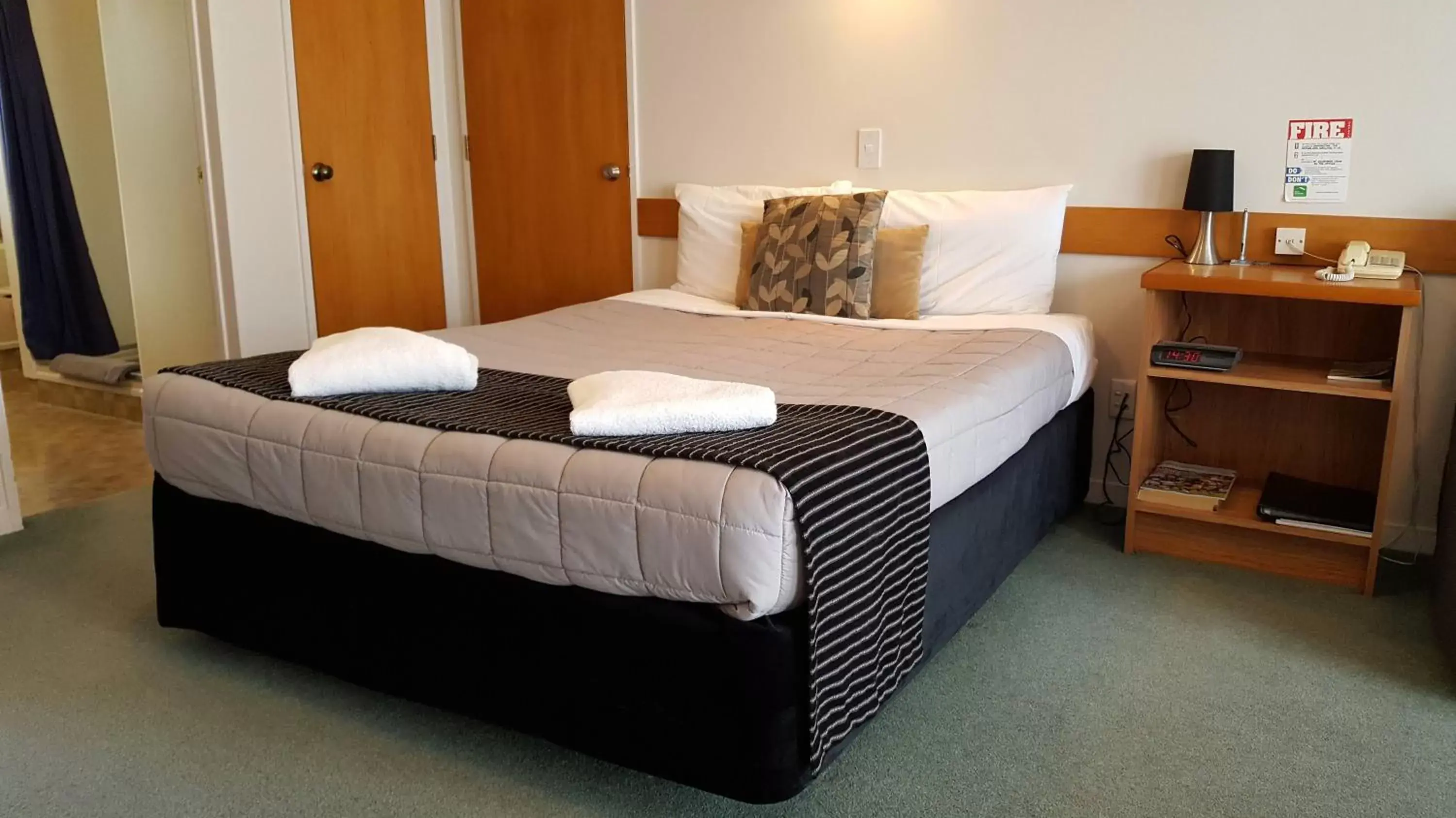 Bed in Aalton Motel