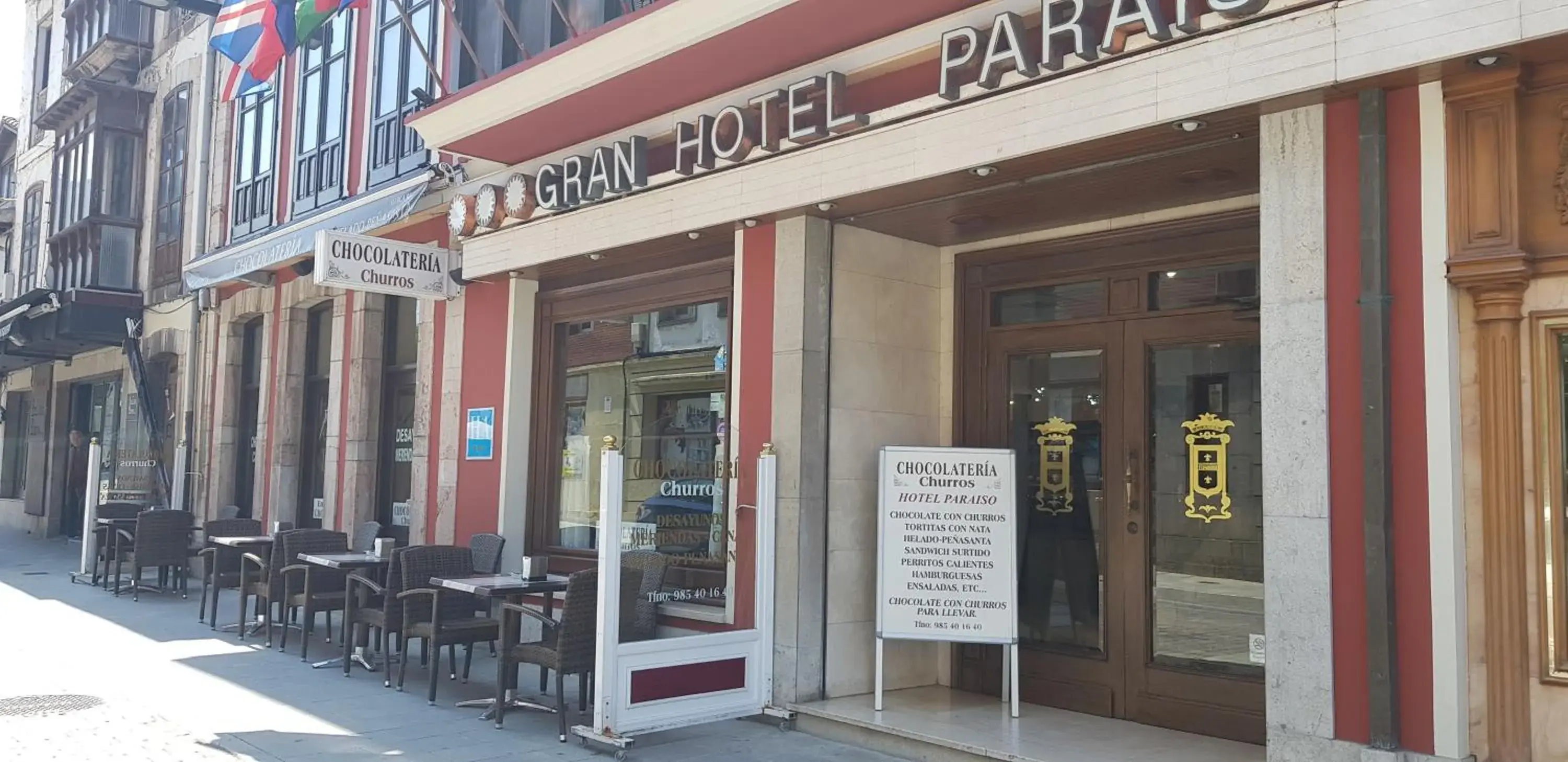 Facade/entrance in Gran Hotel Paraiso