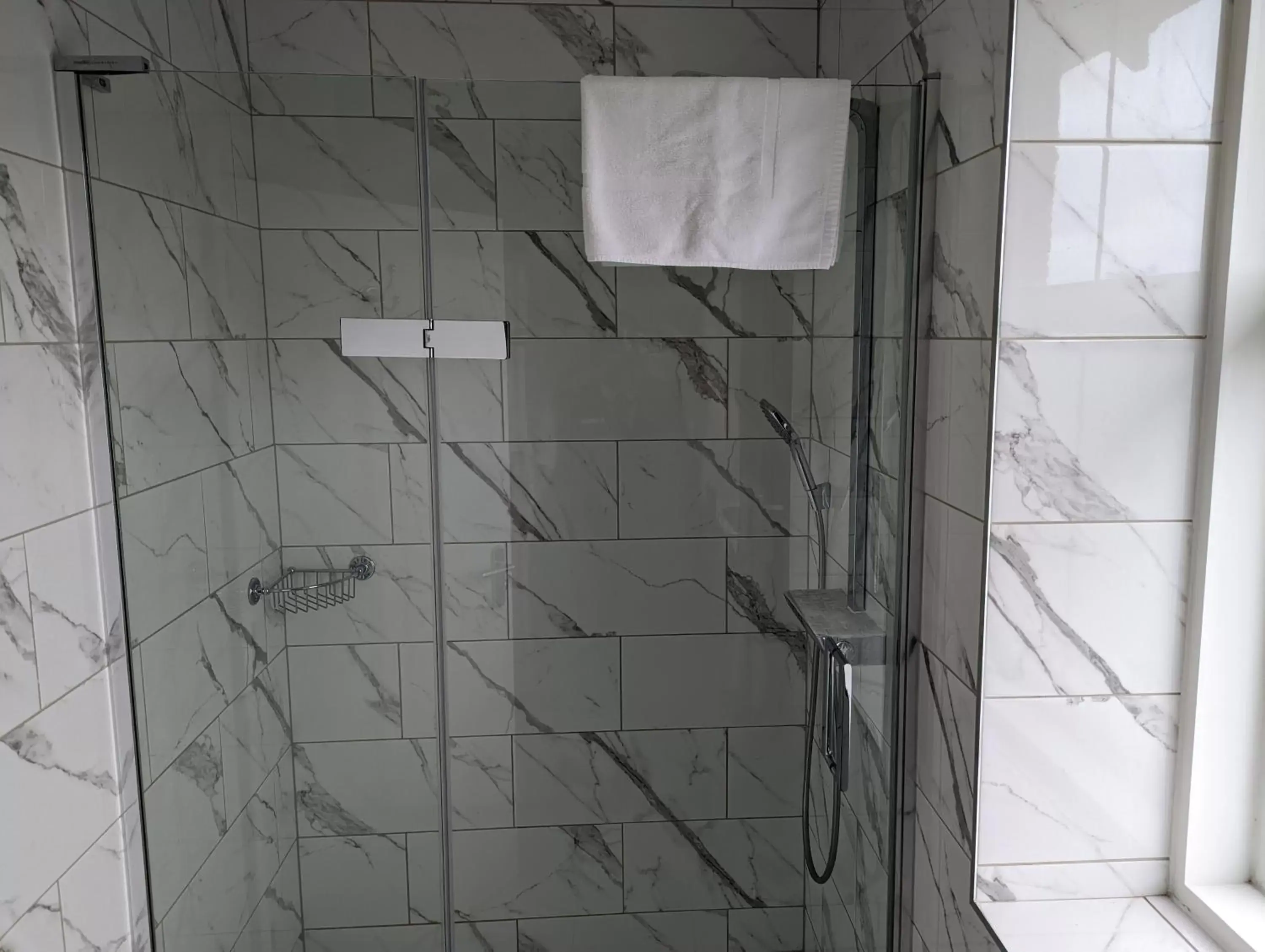 Shower, Bathroom in The Hermitage Hotel - OCEANA COLLECTION