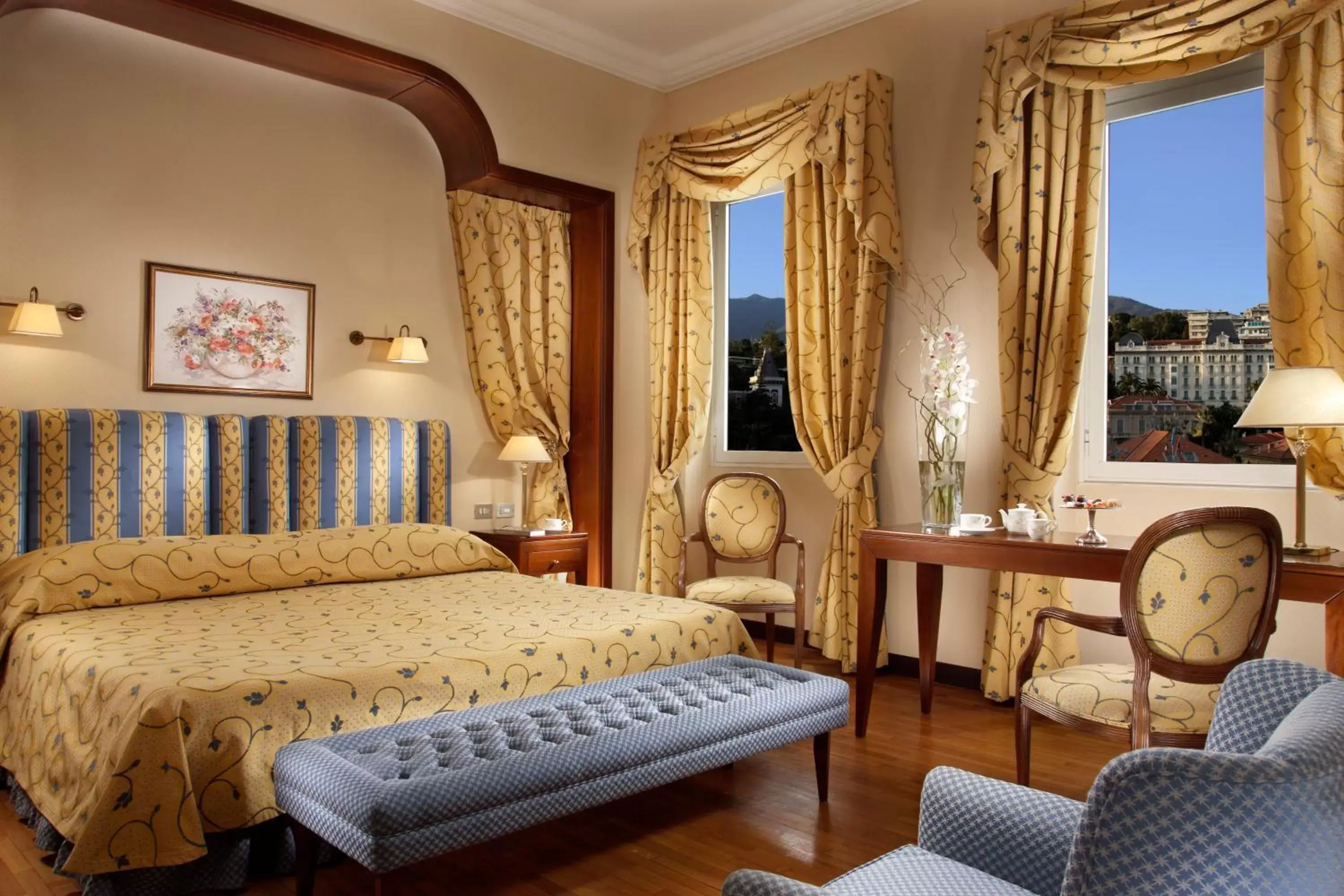 Photo of the whole room, Bed in Royal Hotel Sanremo