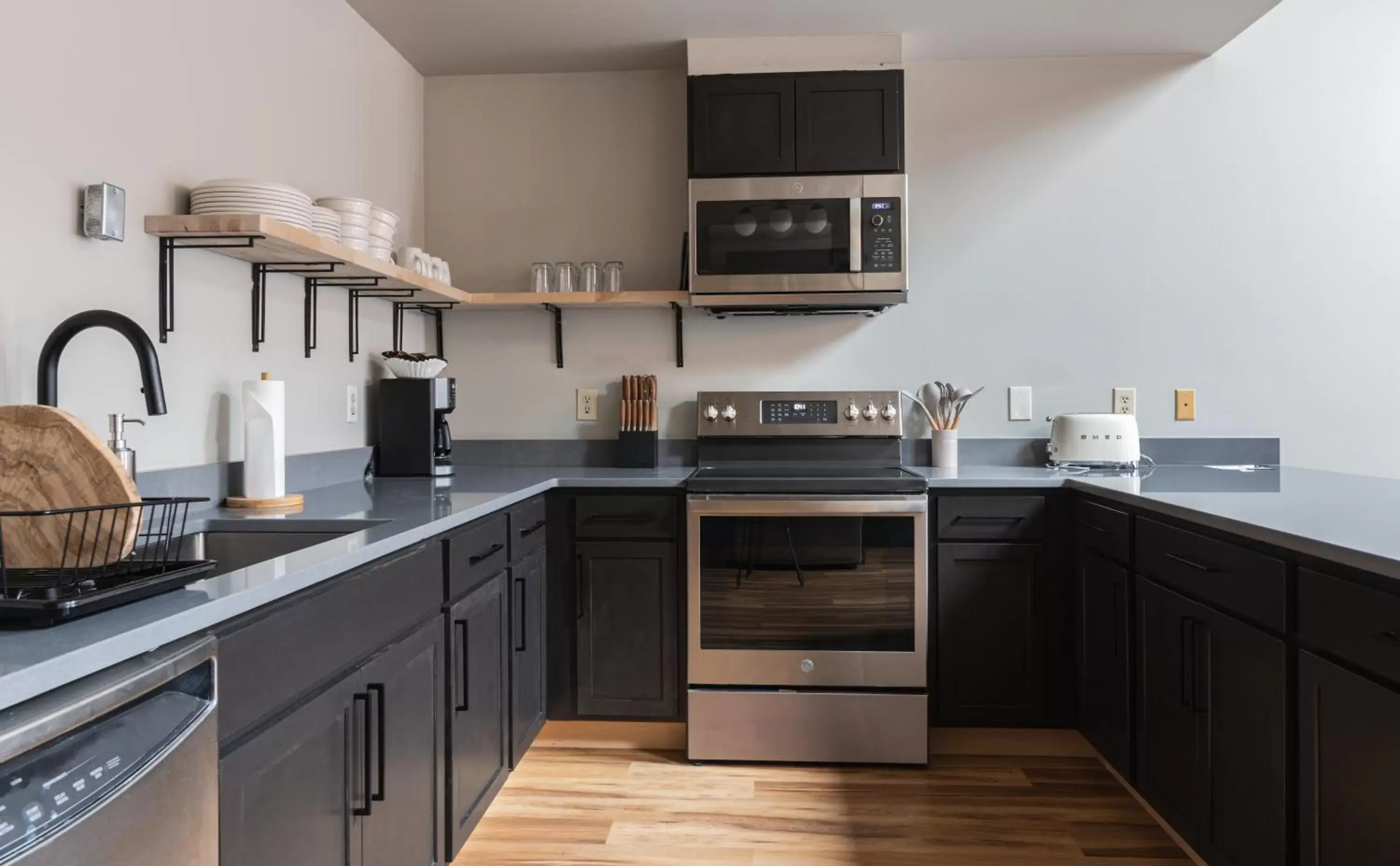 kitchen, Kitchen/Kitchenette in Hunter Lodge, a Bluebird by Lark